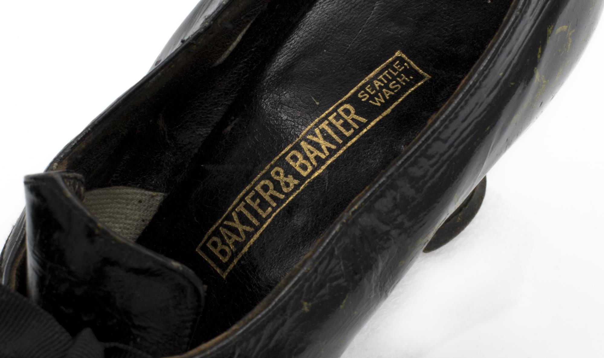 Image of Pointed toe black patent leather heeled shoes, 1890