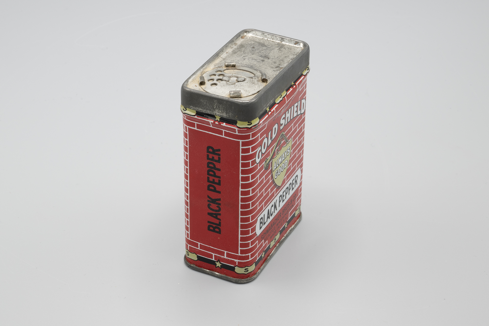 Image of Gold Shield tin for black pepper from Schwabacher Bros. and Company, ca. 1910