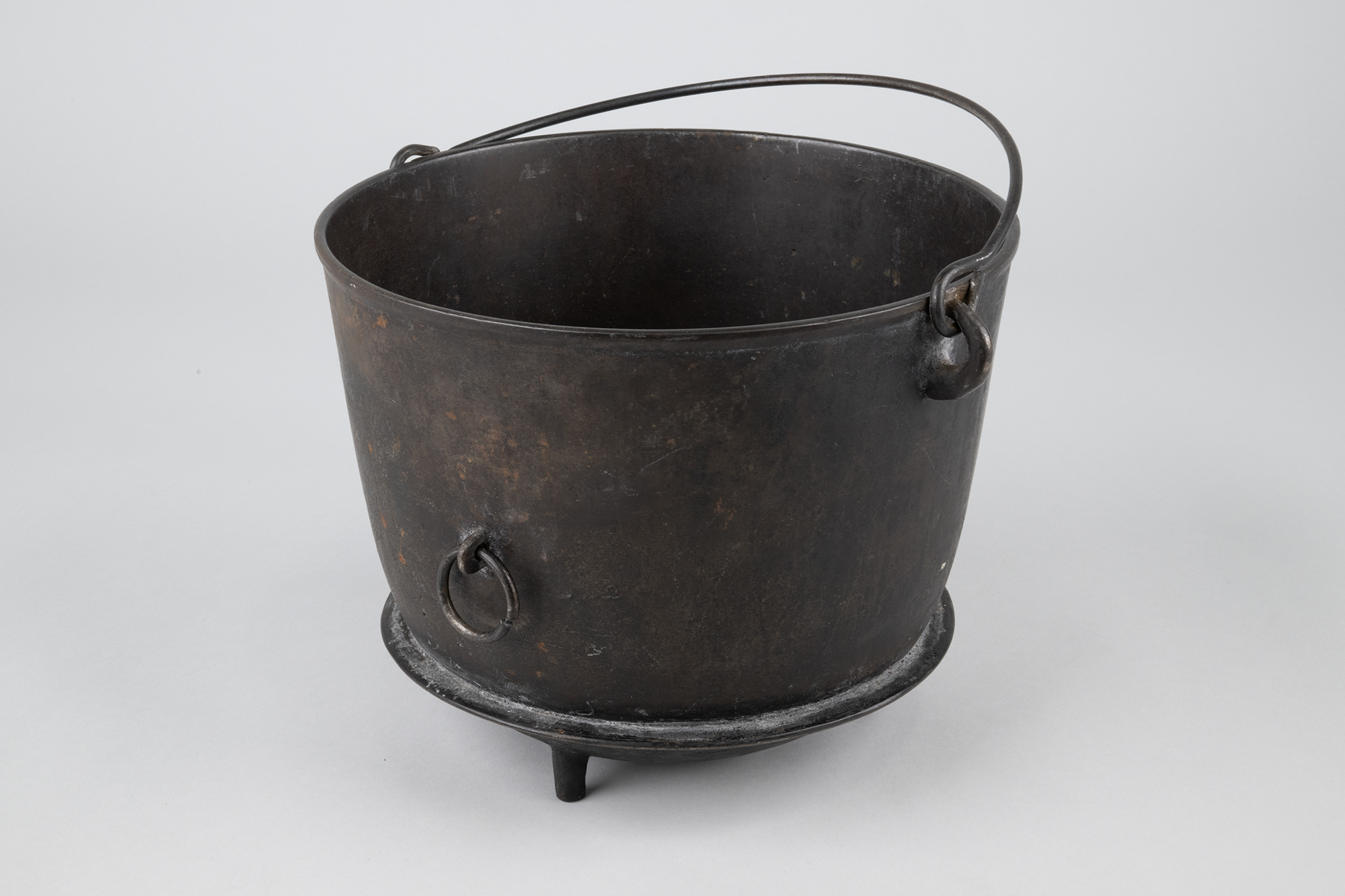 Image of Cast iron kettle, ca. 1850-1900