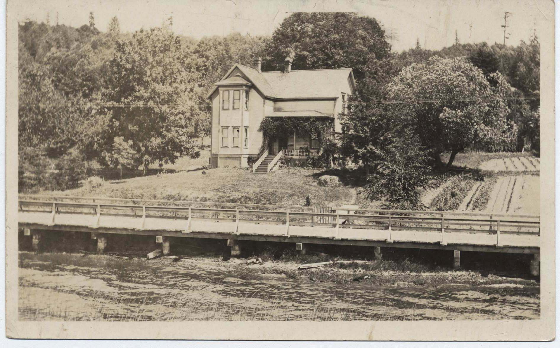 Image of Curtis residence, near Houghton, circa 1895
