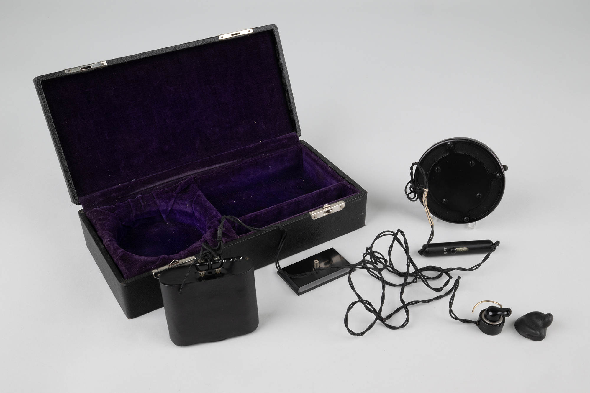Image of Electric hearing aid, ca. 1925