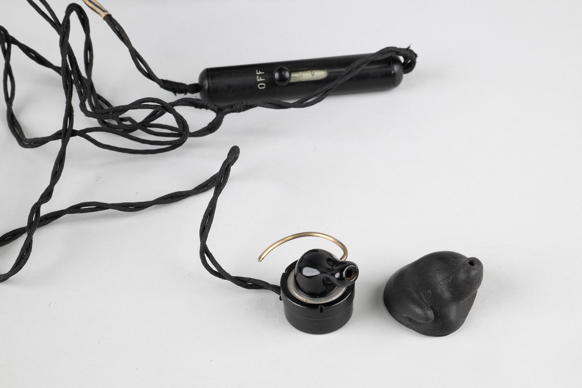 Image of Electric hearing aid, ca. 1925