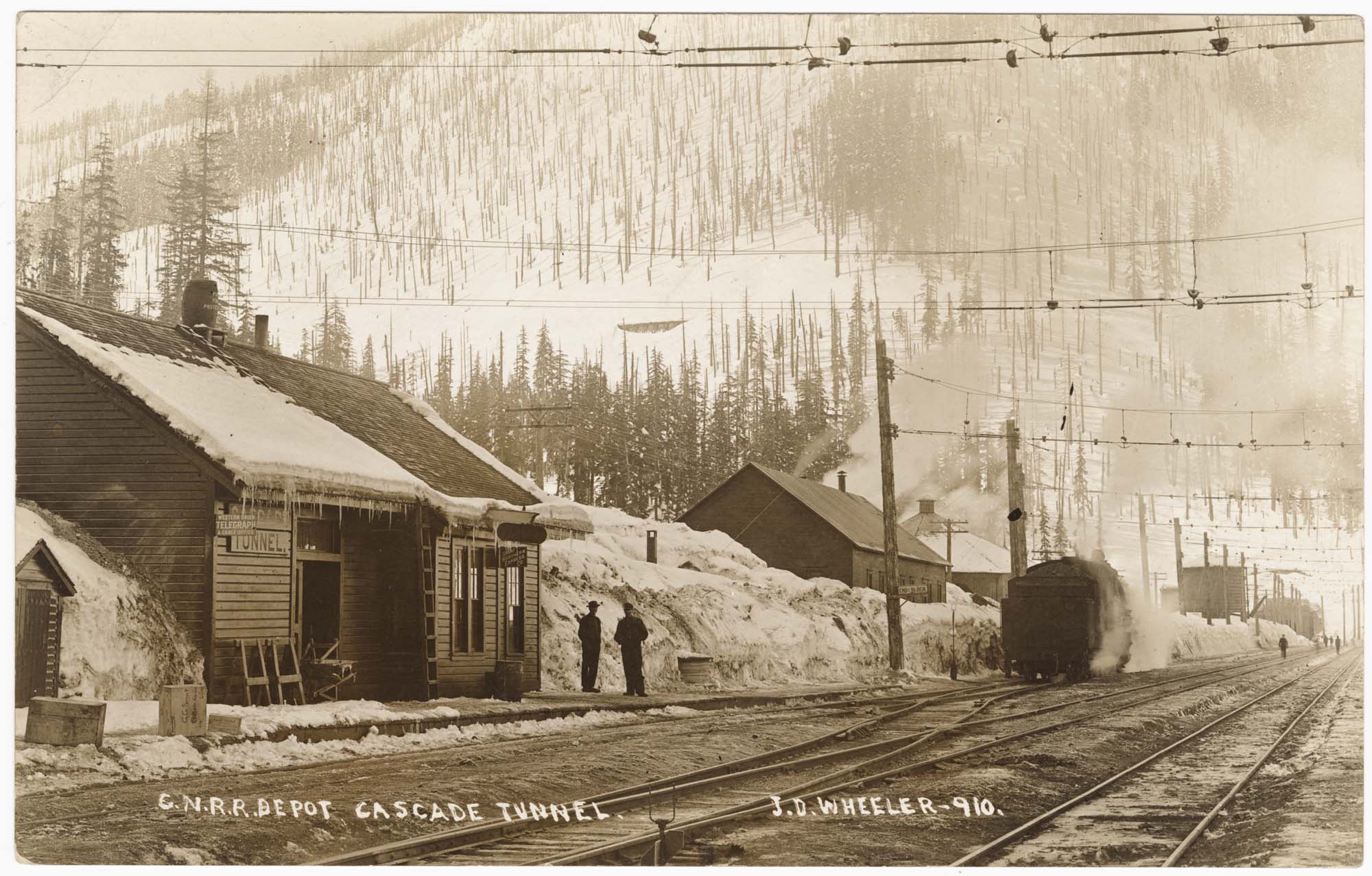 Image of Great Northern railroad depot at the Cascade Tunnel, circa 1915