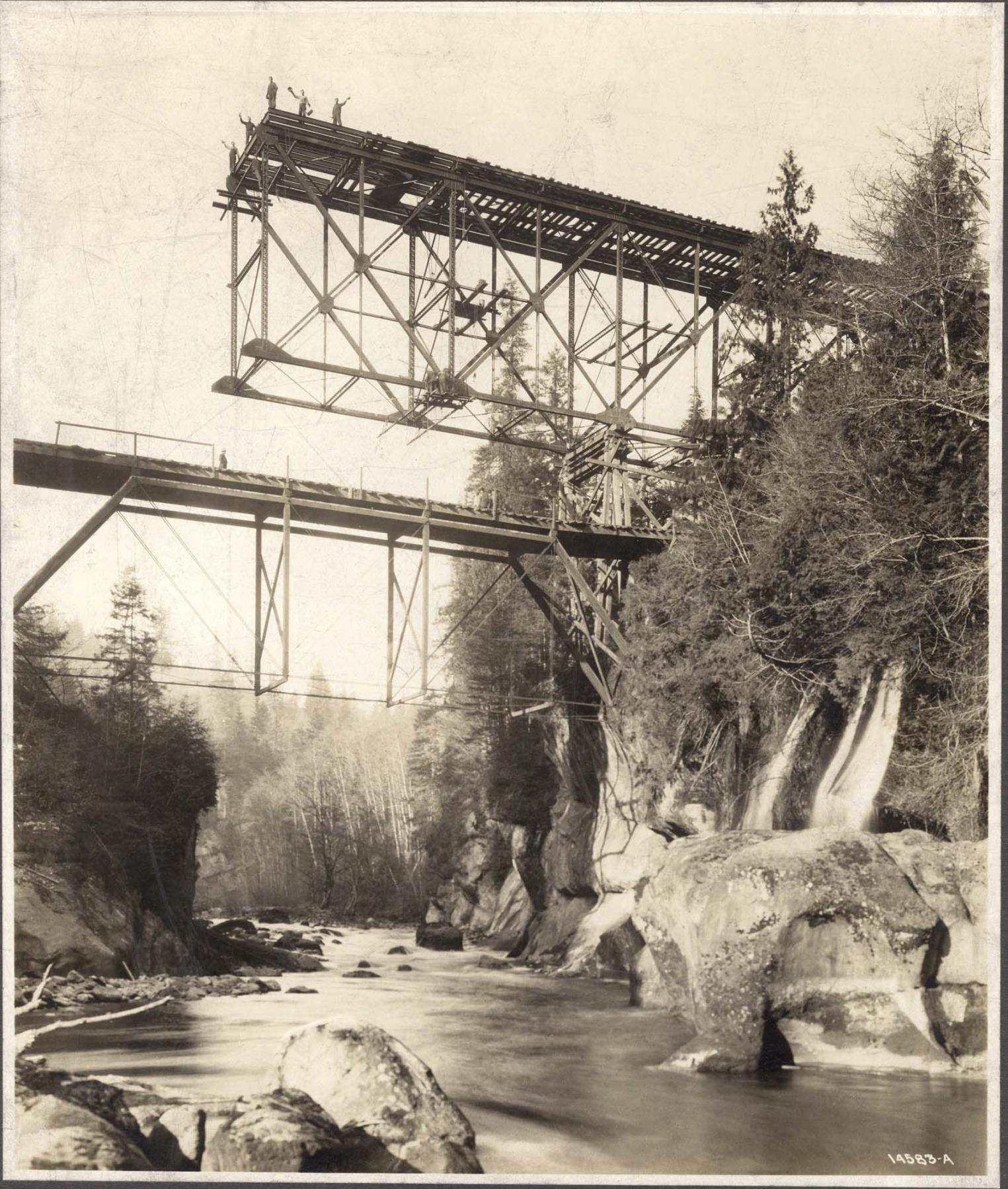 Image of Bridge construction at the Green River Gorge, circa 1914
