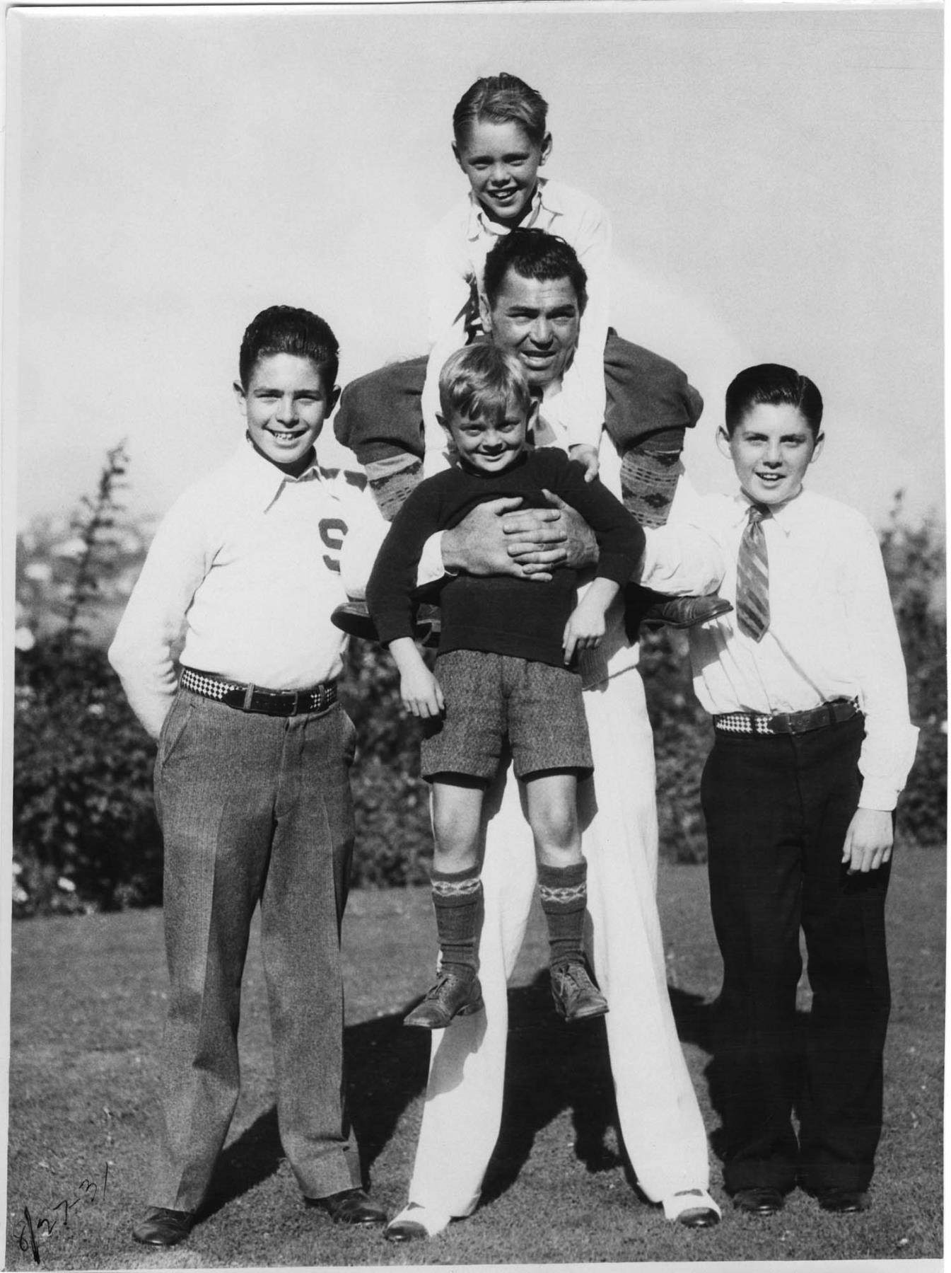Image of Jack Dempsey with Nate Druxman's sons, August 27, 1931