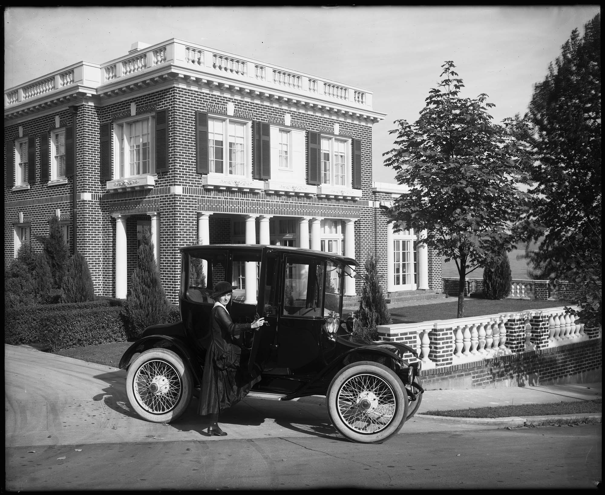 Image of Electric automobile advertising photo, 1918