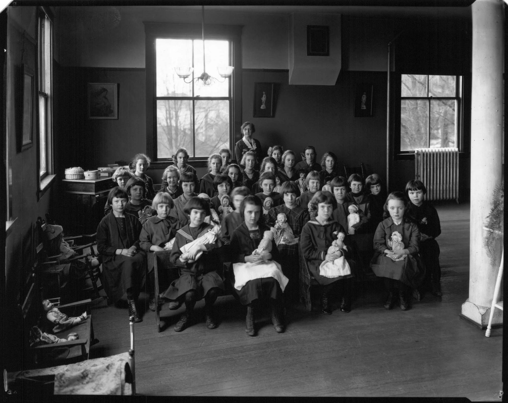 Image of Washington Children's Home residents with dolls, Seattle, circa 1921