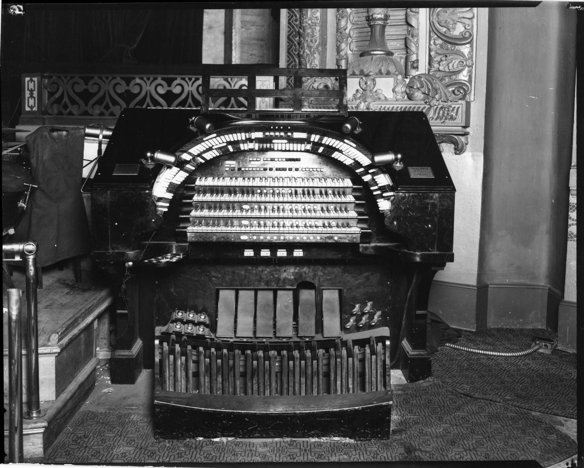 Image of Organ at Coliseum Theatre, Seattle, circa 1920