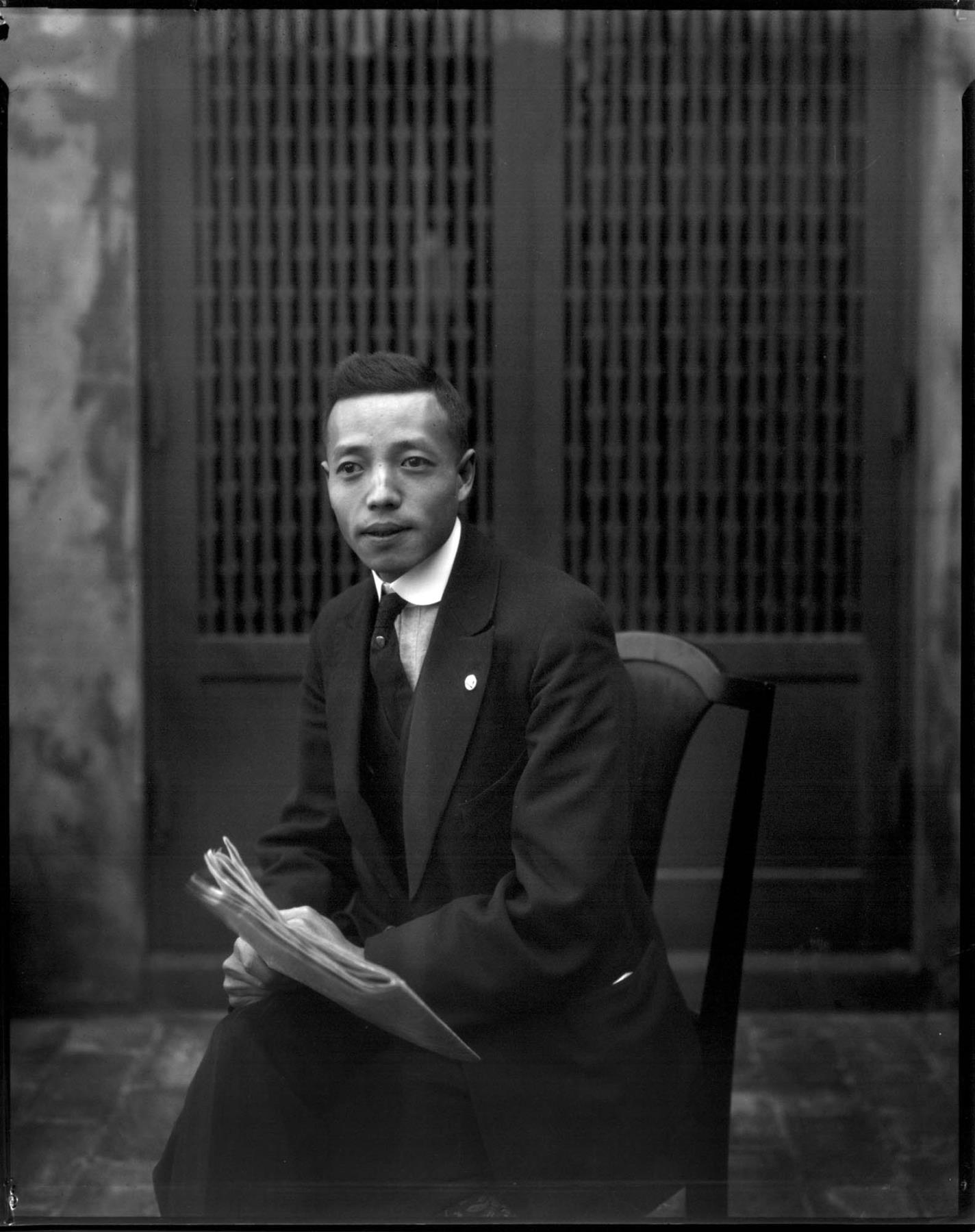 Image of Chinese Silk Commission member, probably in Seattle, circa 1920