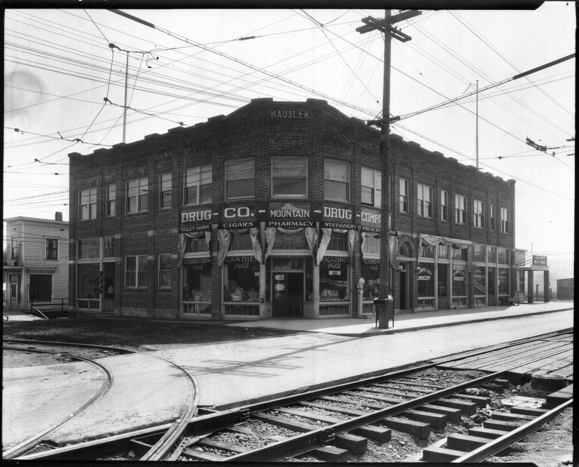 Image of Hausler Building, Seattle, circa 1922