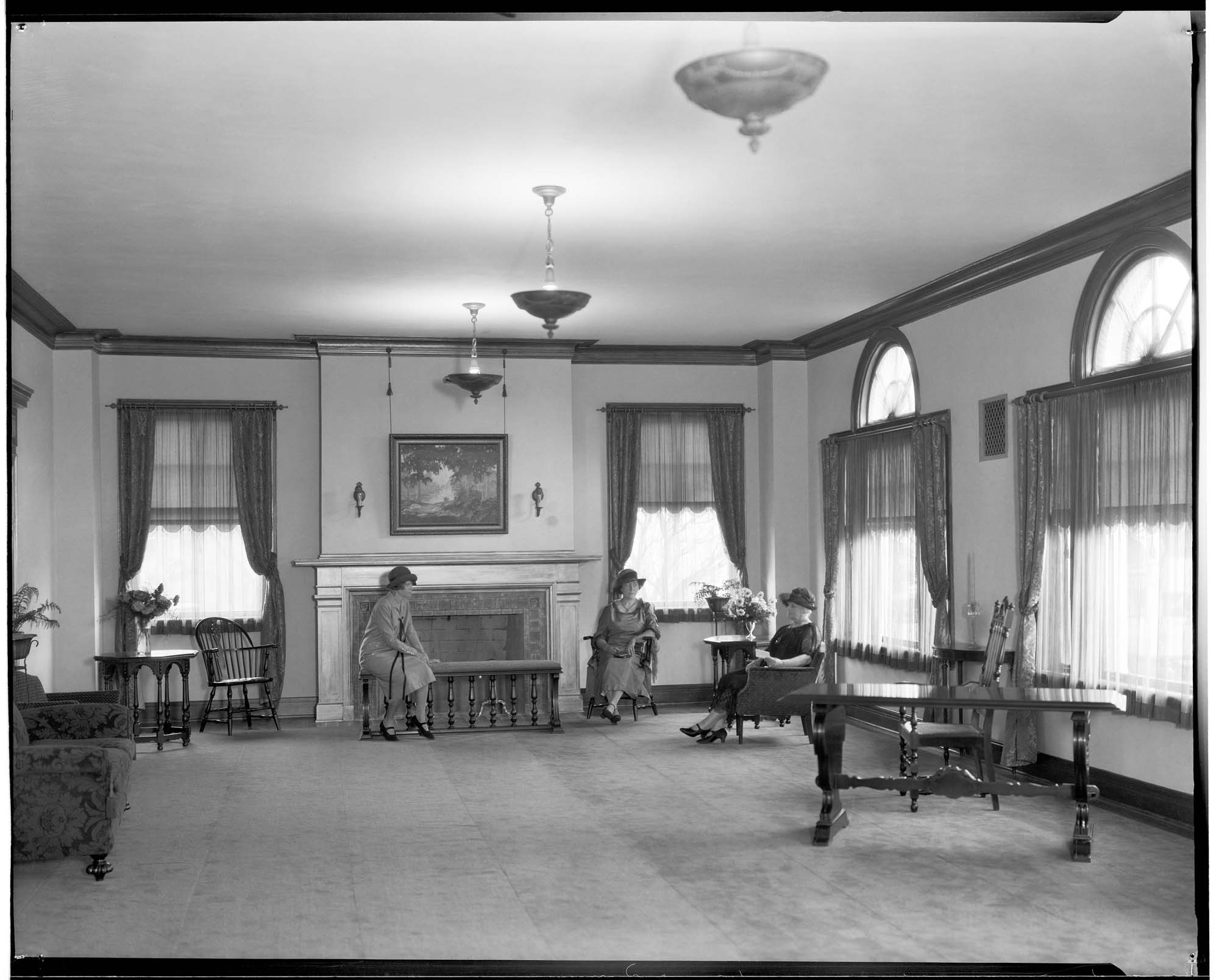 Image of Woman's Century Club parlor, Seattle, circa 1925