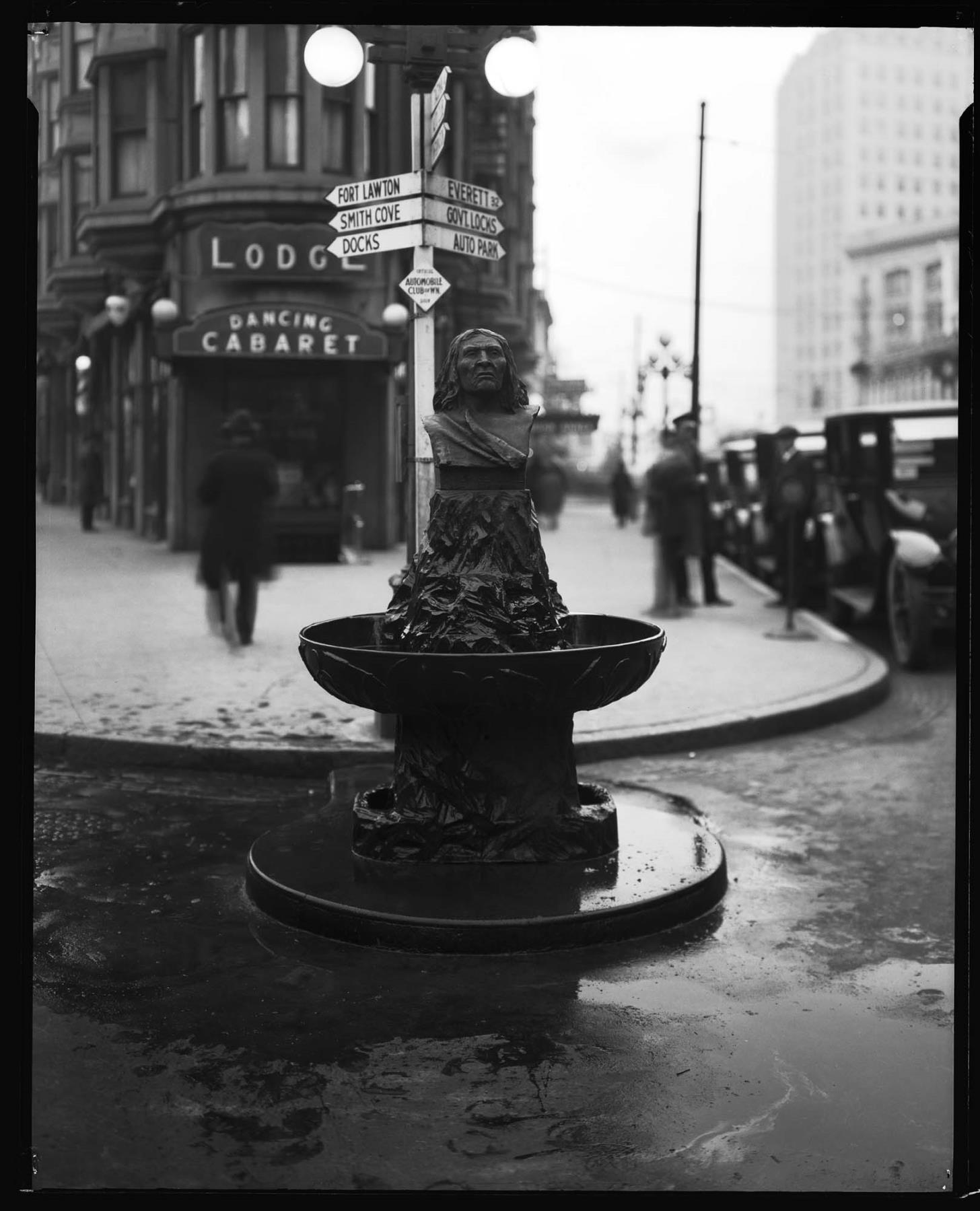 Image of Chief Si'ahl (Chief Seattle) fountain, circa 1925
