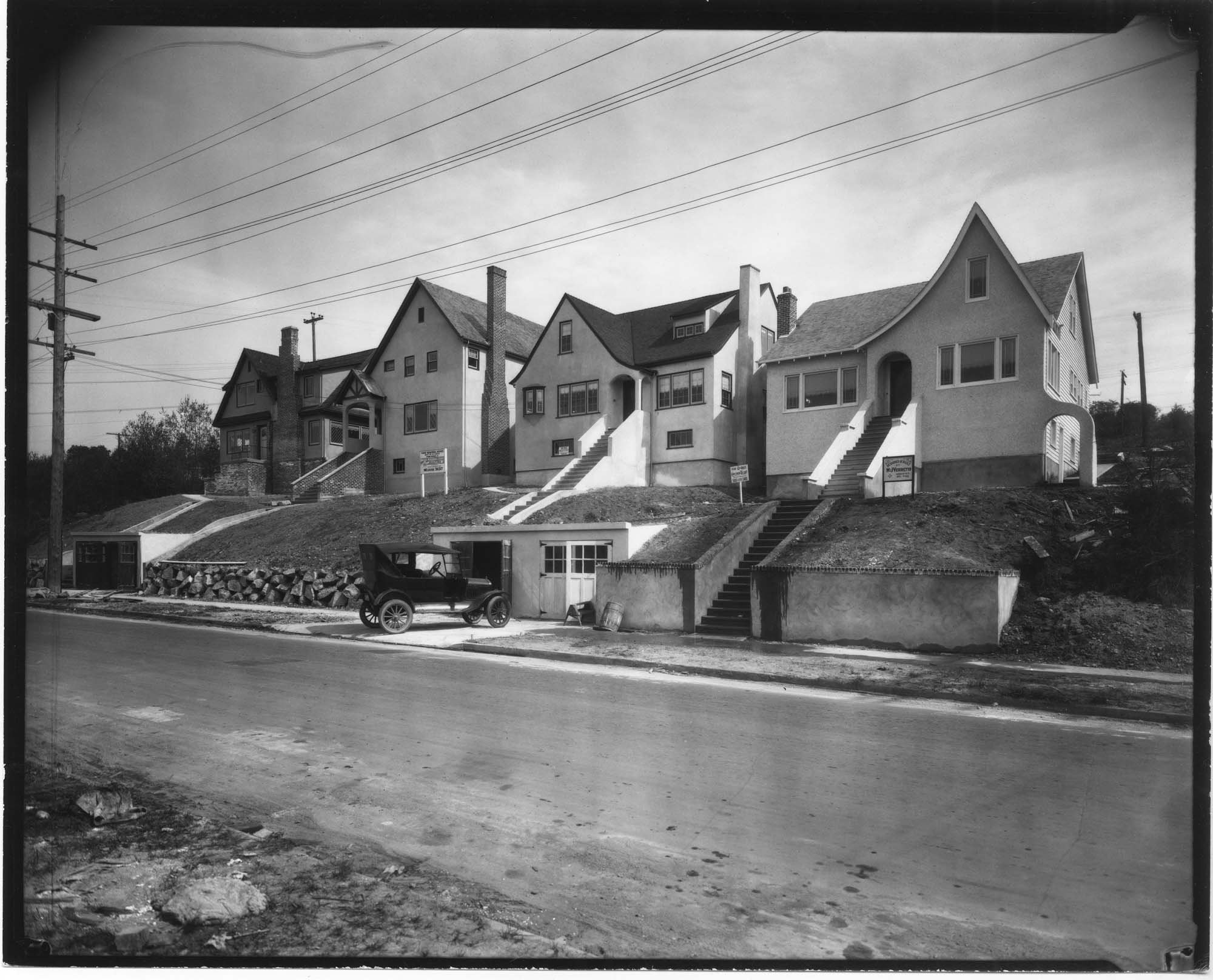 Image of New homes in Laurelhurst, circa 1925