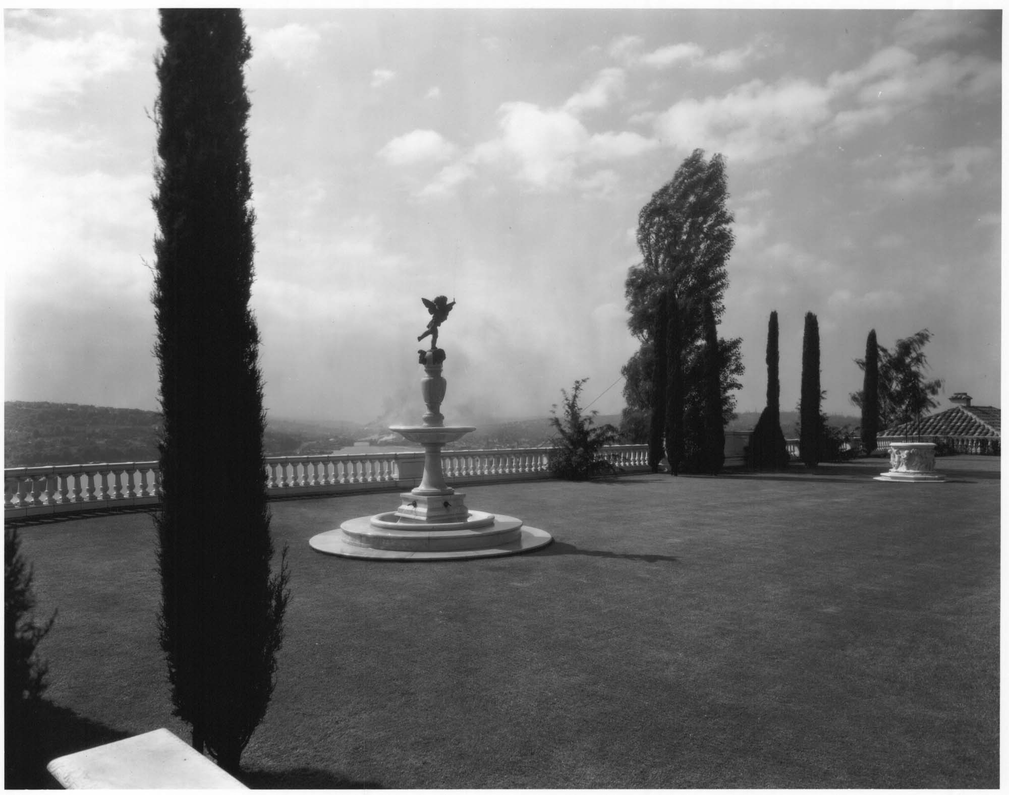 Image of Rhodes residence grounds, Seattle, circa 1928