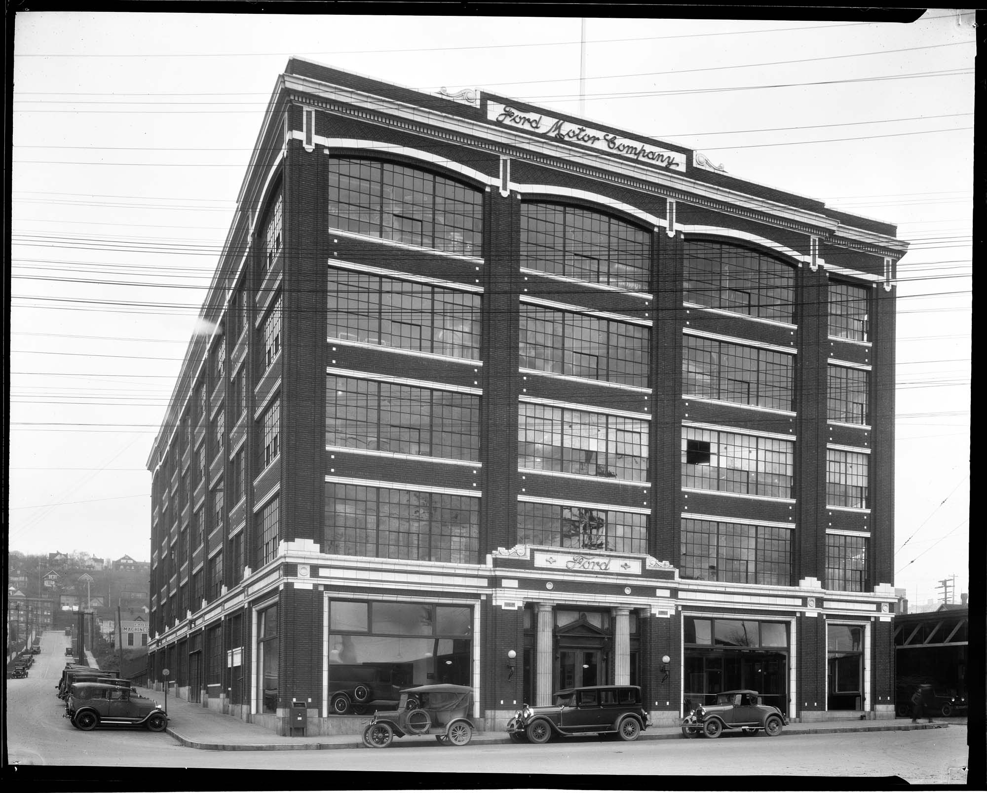 Image of Ford Motor Company assembly plant, circa 1928
