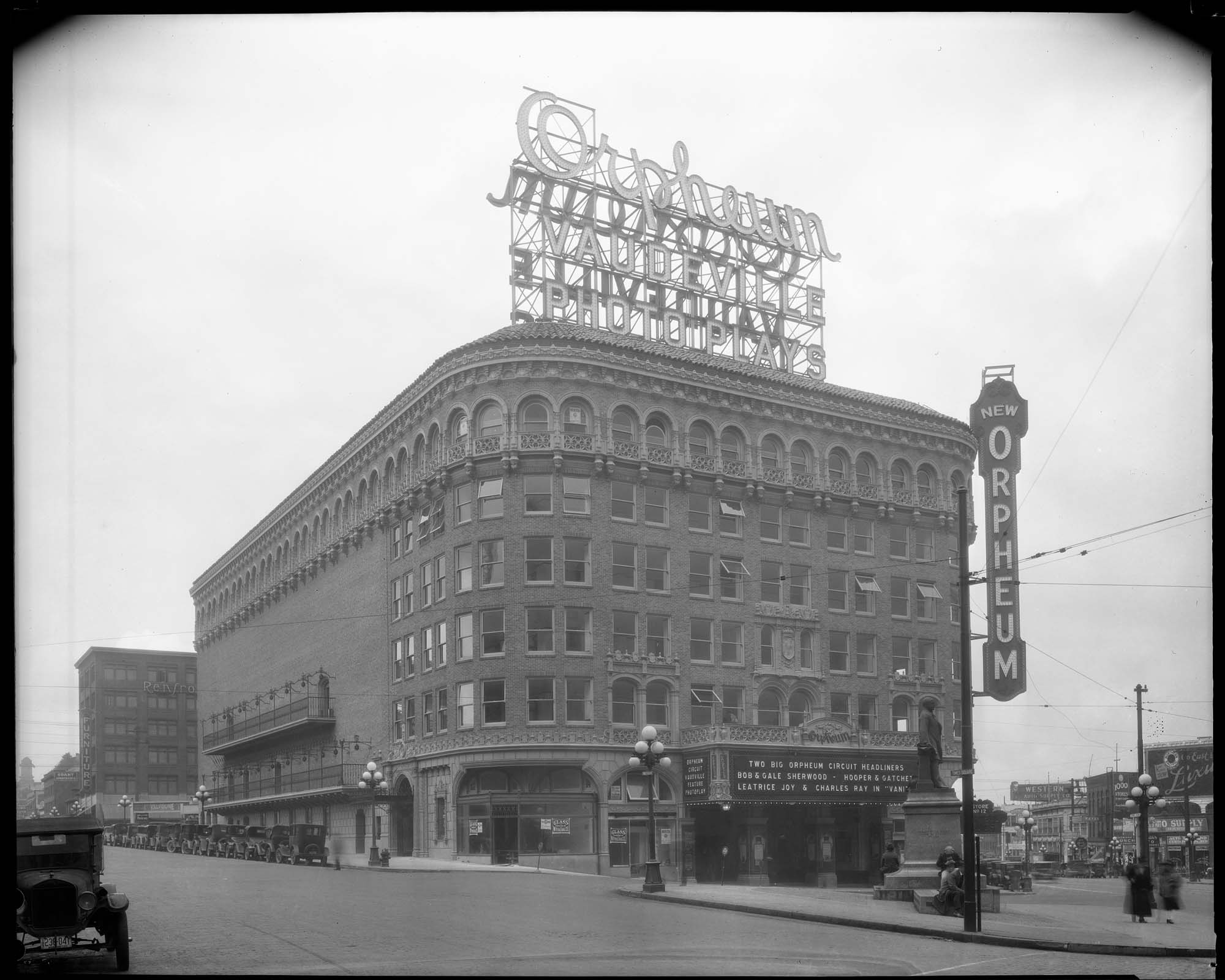 Image of The New Orpheum Theatre, 1928