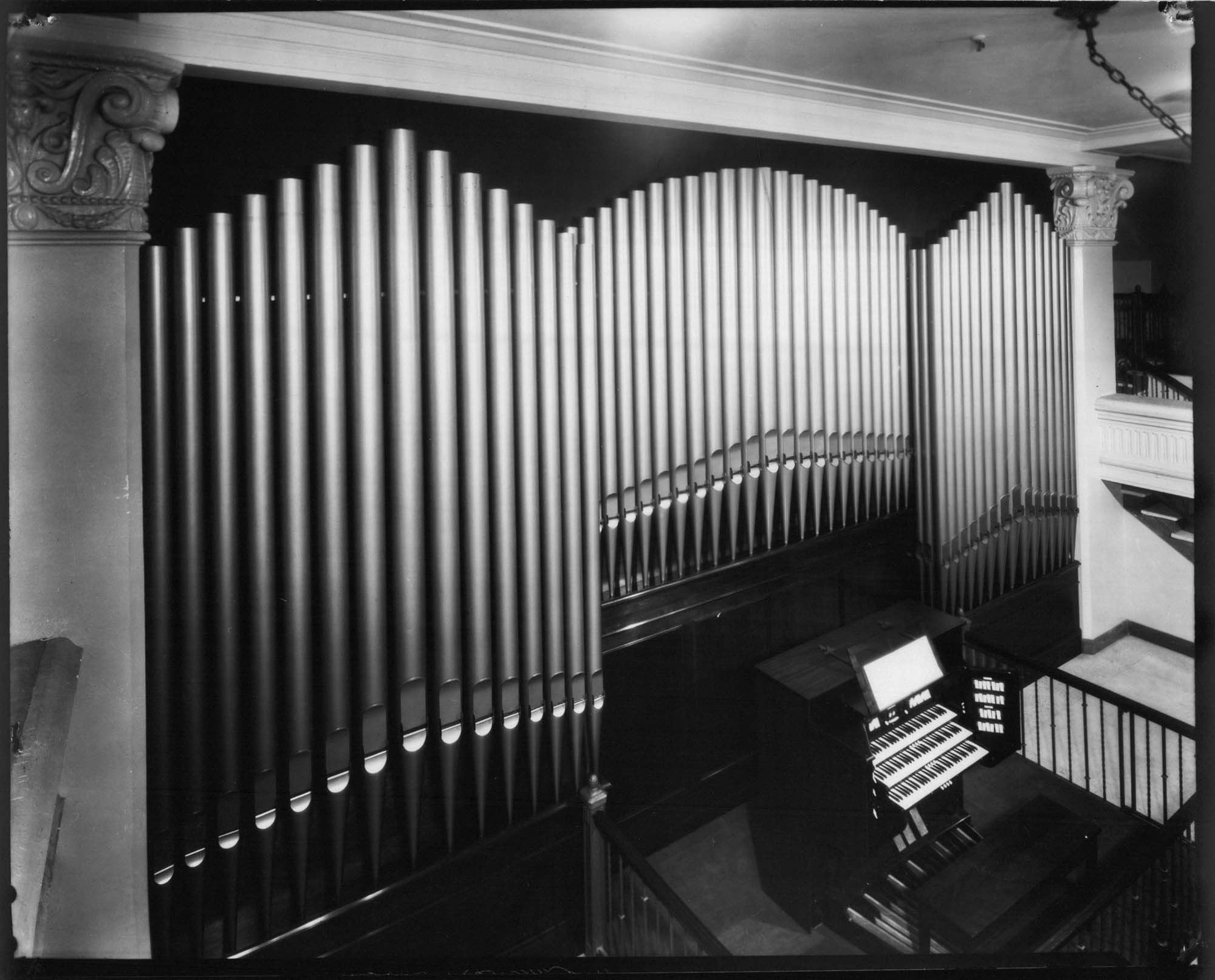 Image of Pipe organ at Rhodes Department Store, Seattle, circa 1927