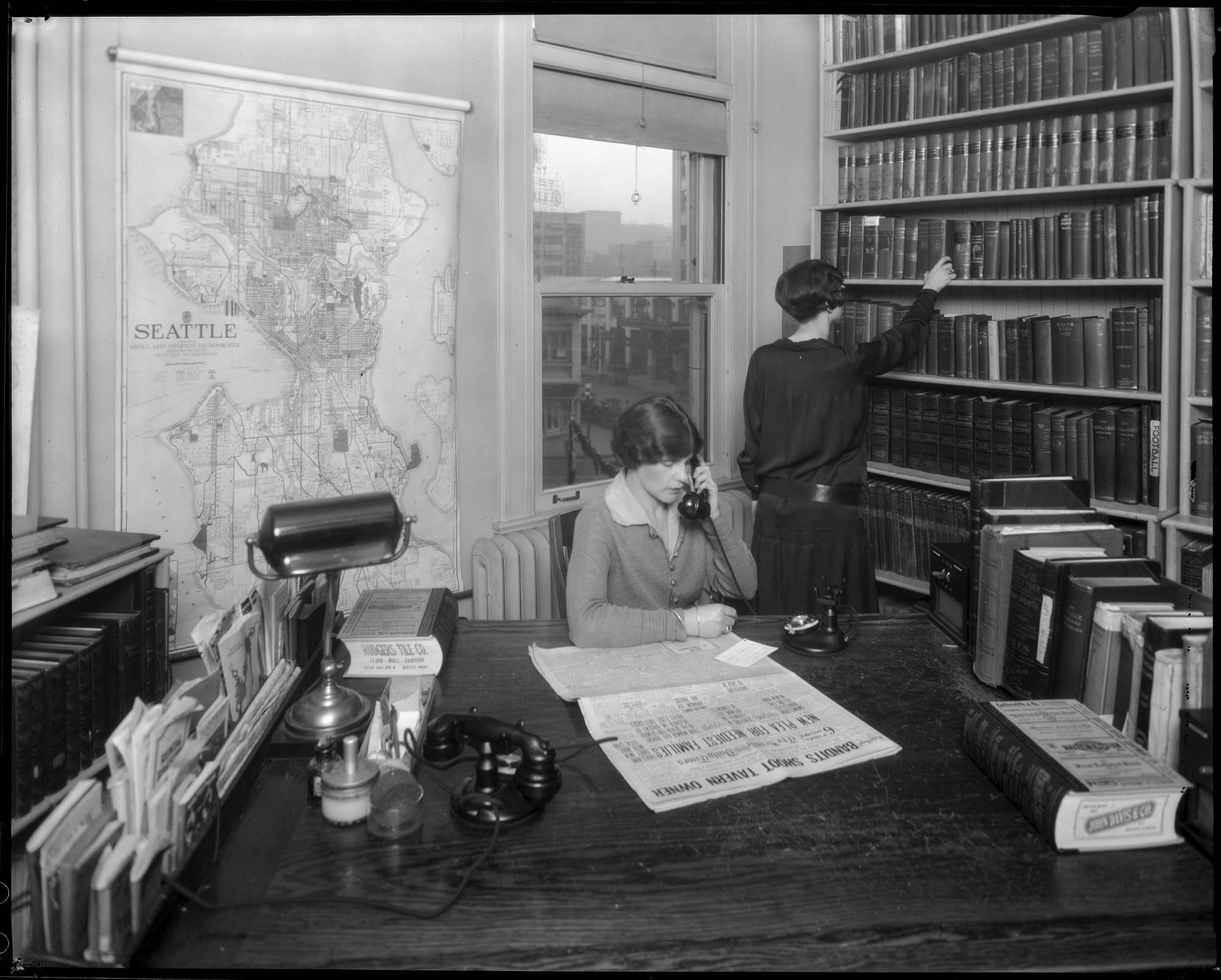 Image of Seattle Times Information Bureau, circa 1927
