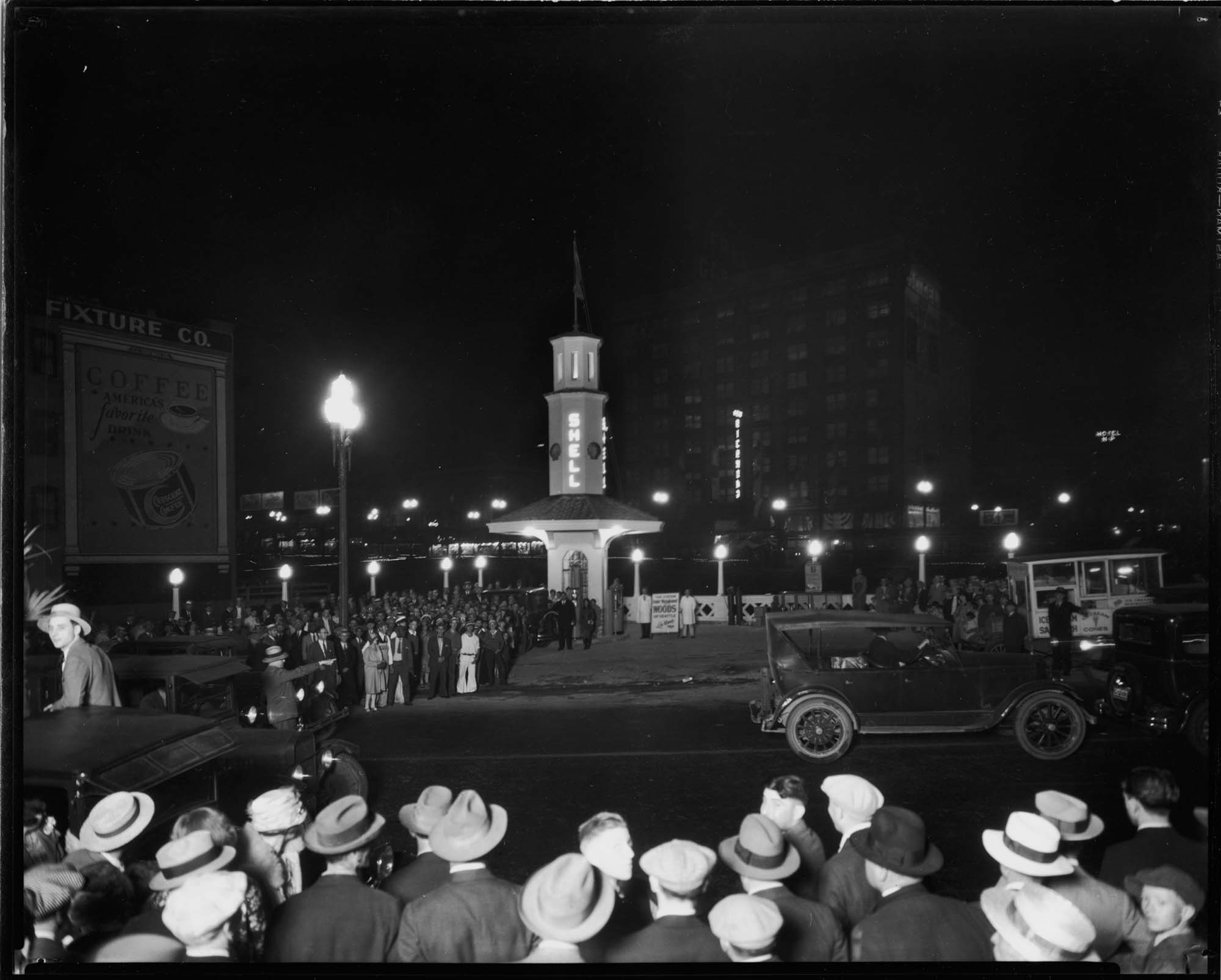 Image of Shell gas station at night, Seattle, circa 1929