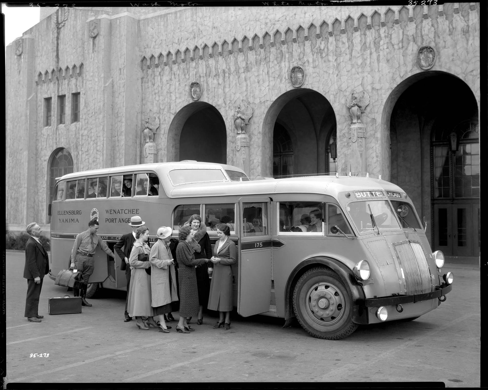 Image of Passengers boarding a bus for Butte, Montana, 1935