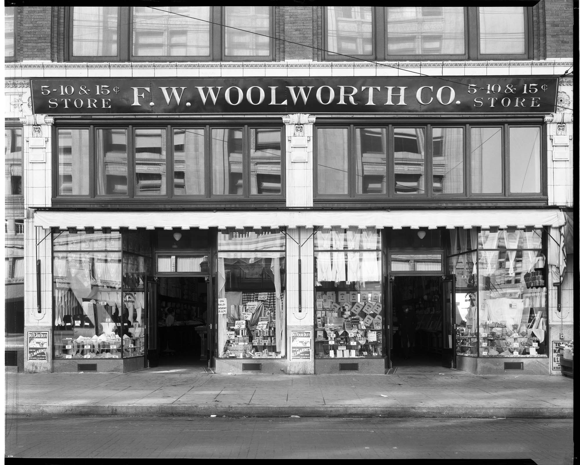Image of Woolworth's five and ten cent store, circa 1922