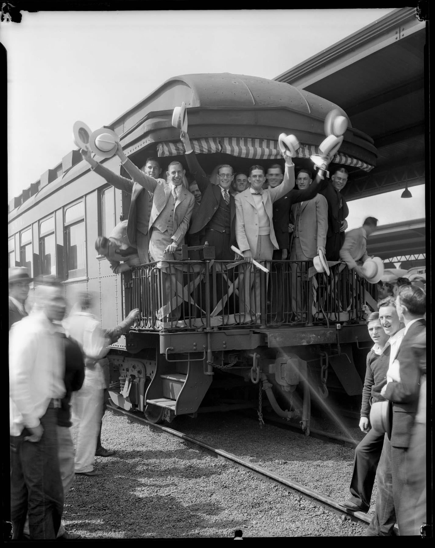 Image of University of Washington crew leaving for the east coast, June 5, 1926