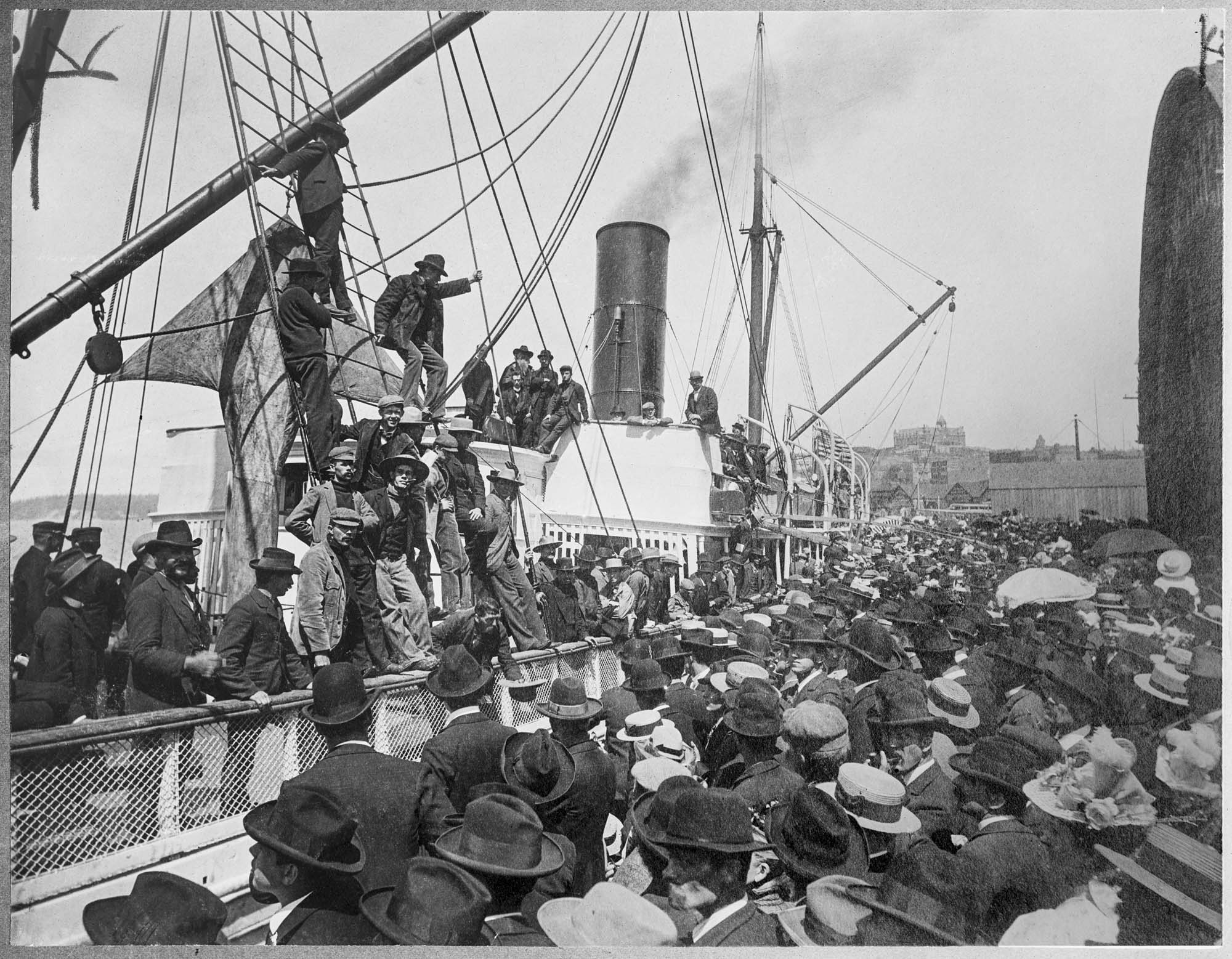 Image of Departure of the steamer 