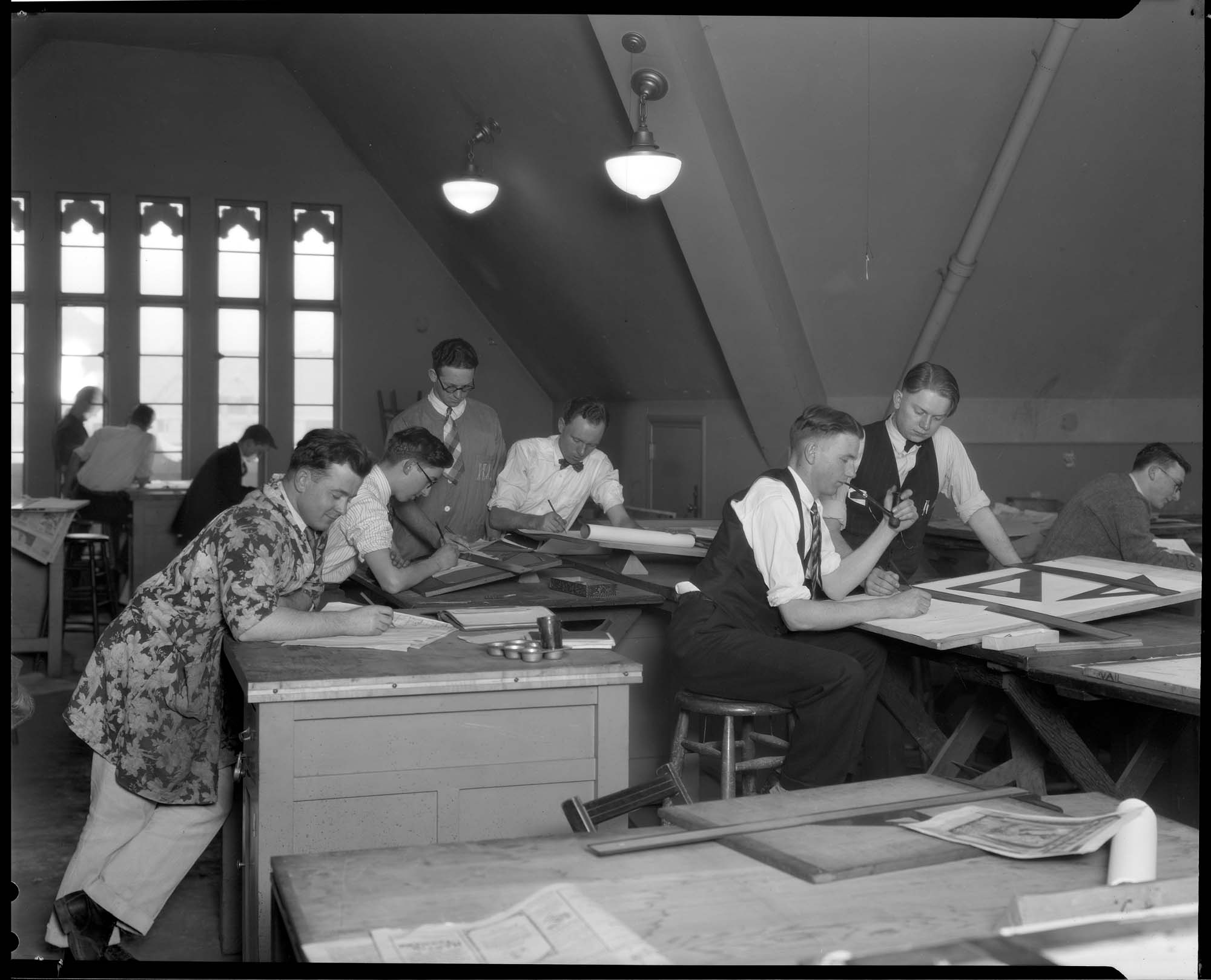 Image of Architecture students at the University of Washington, circa 1927