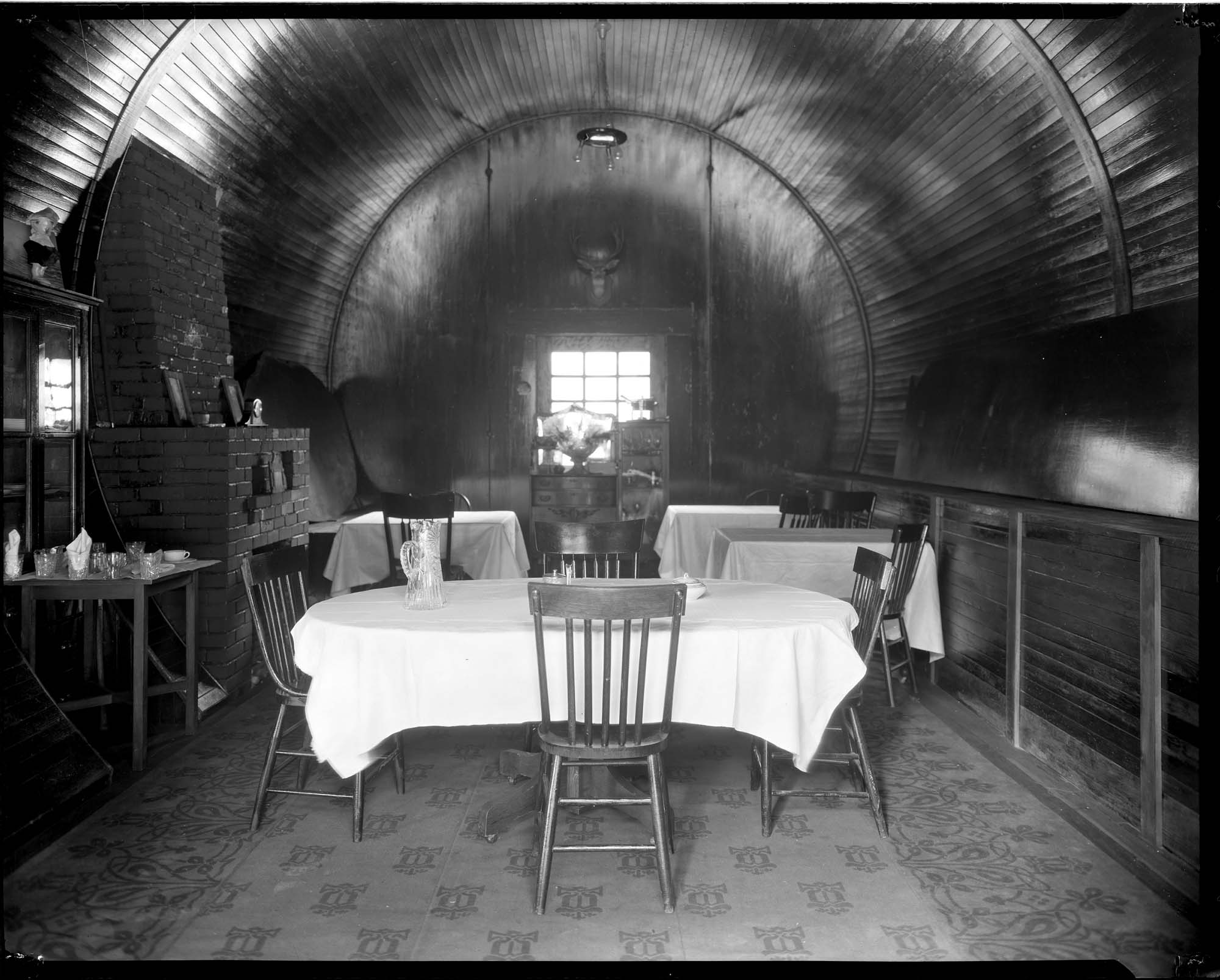 Image of Dining room at the Big Tree Inn, circa 1921