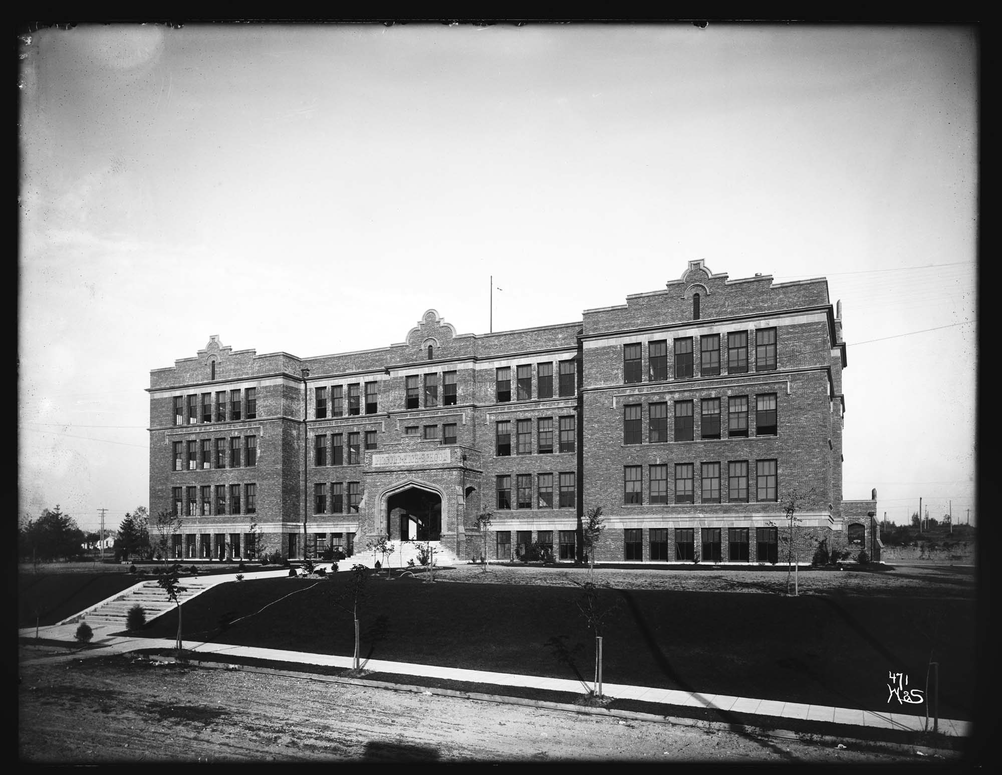 Image of Lincoln High School, 1911