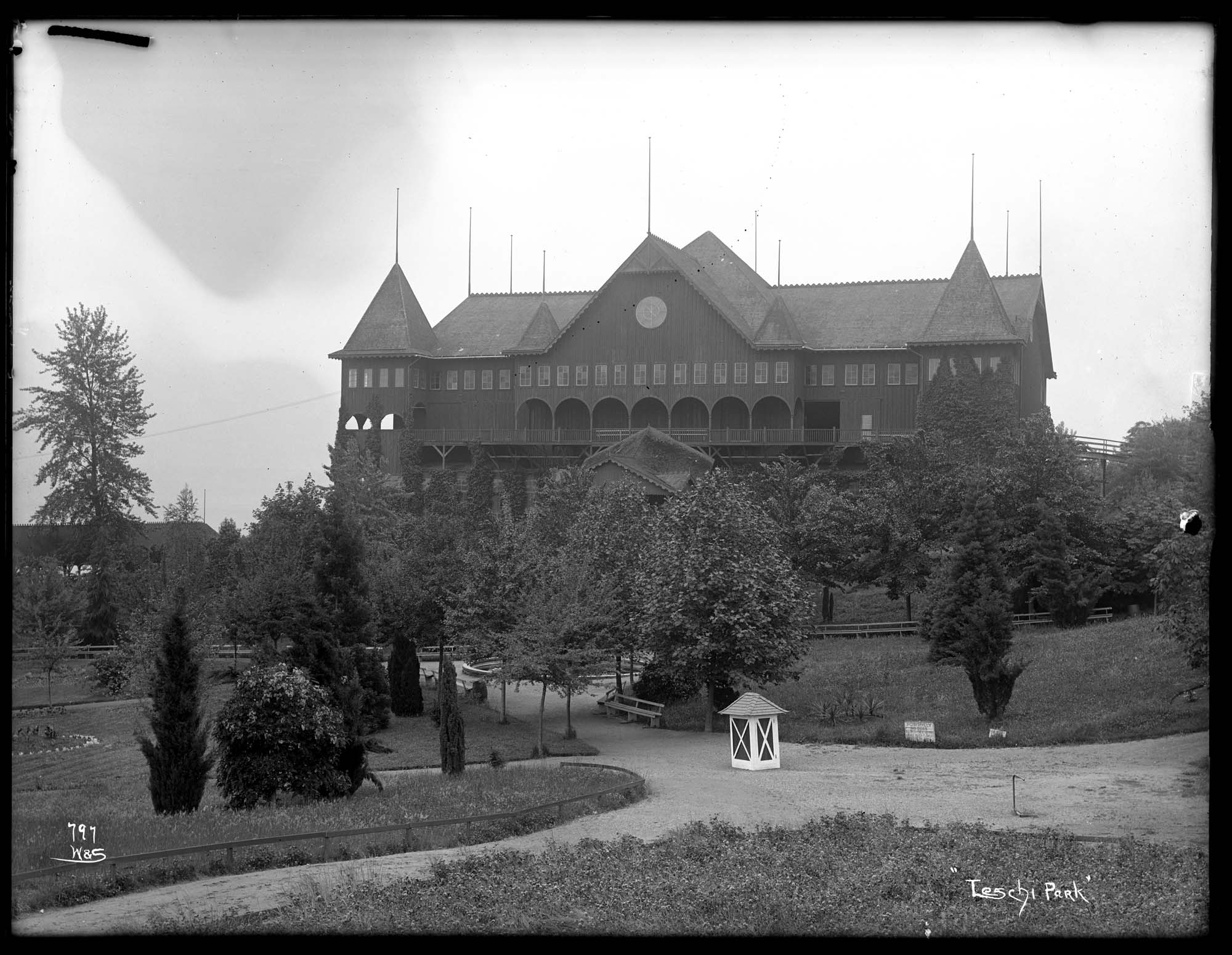 Image of Leschi Park Pavilion, circa 1910