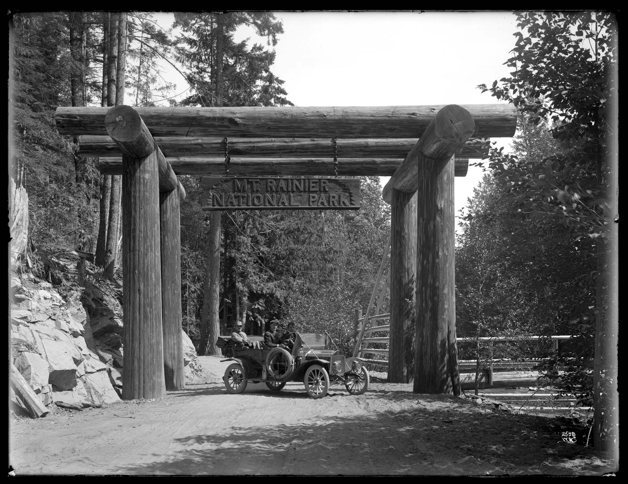 Image of Flanders automobile at Mount Rainier National Park, circa 1910
