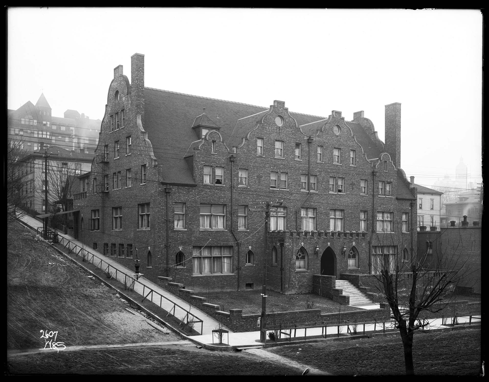 Image of Rainier Club exterior from 4th Ave. and Marion St., Seattle, circa 1905