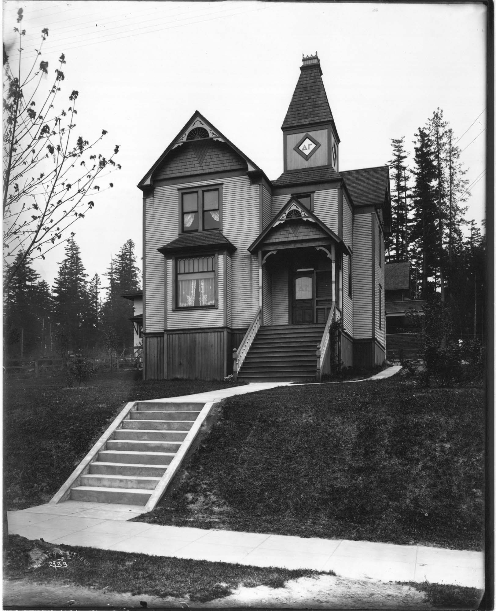 Image of Delta Gamma sorority house, University of Washington, Seattle, circa 1905