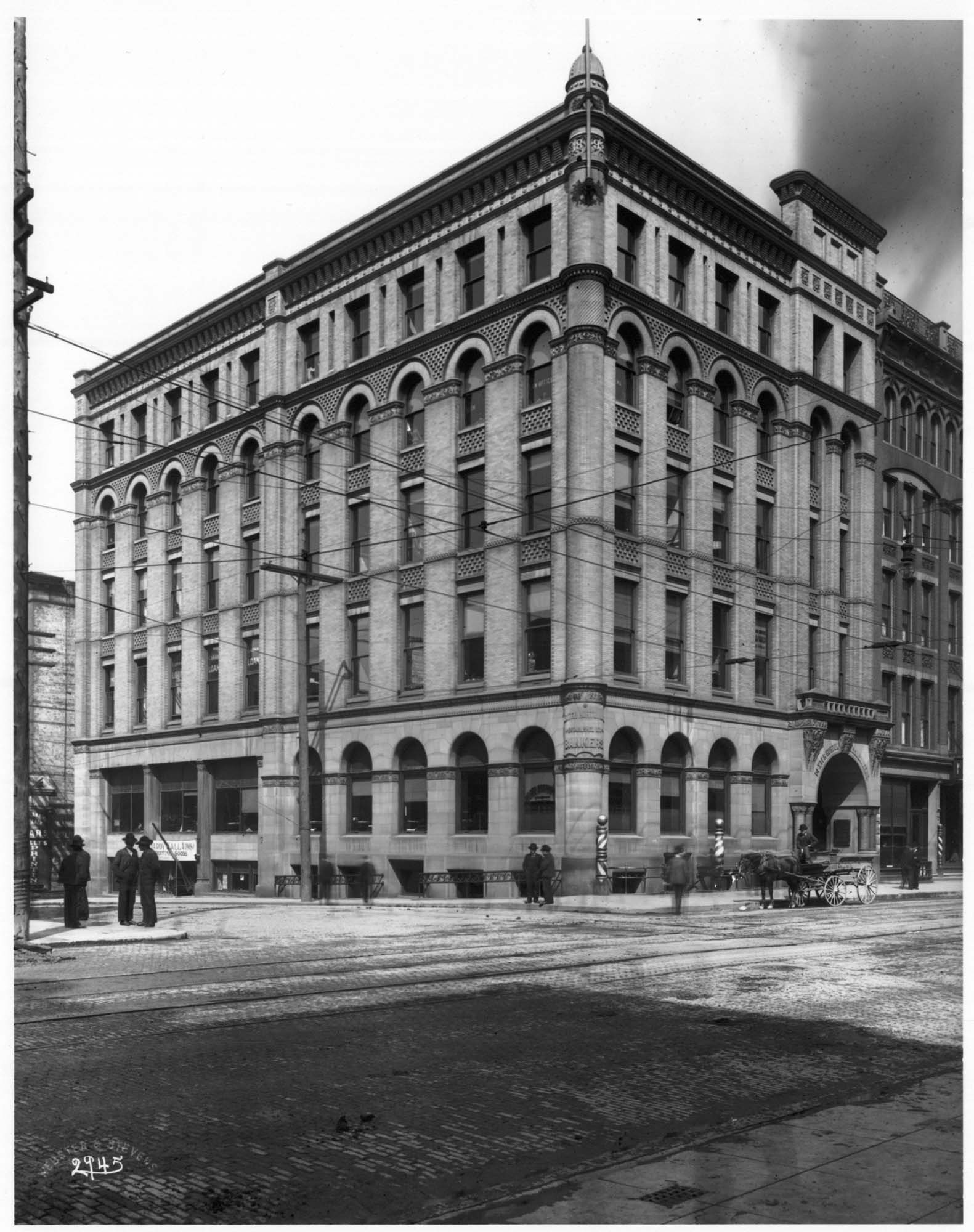 Image of Dexter Horton Bank, Seattle, circa 1905