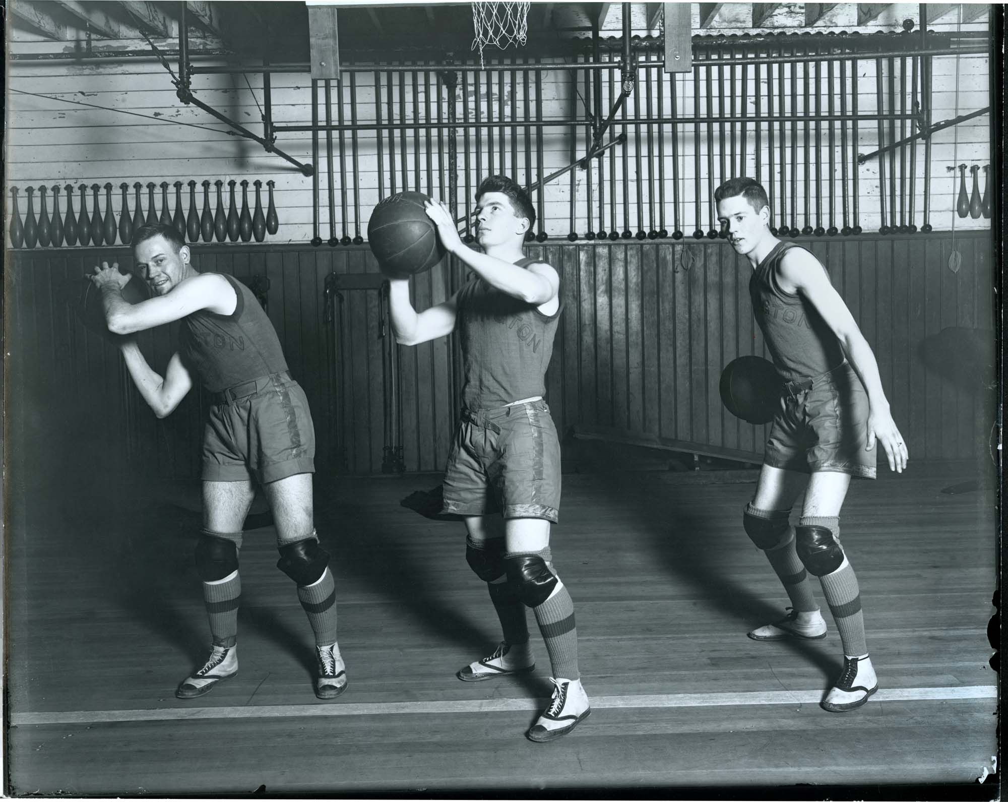 Image of Basketball players at the University of Washington, 1918