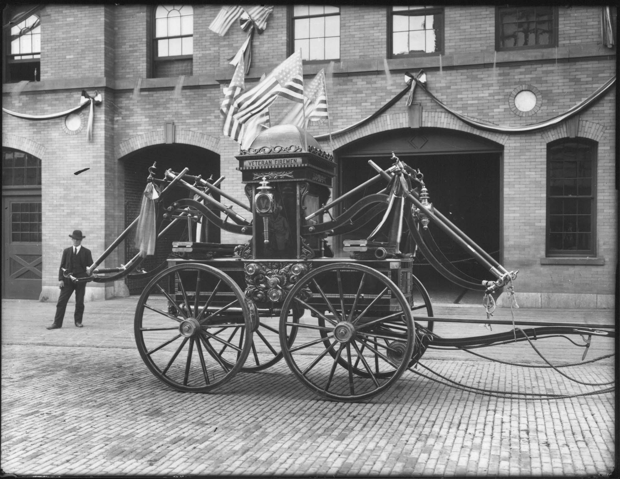Image of Antique fire engine, Seattle, 1905