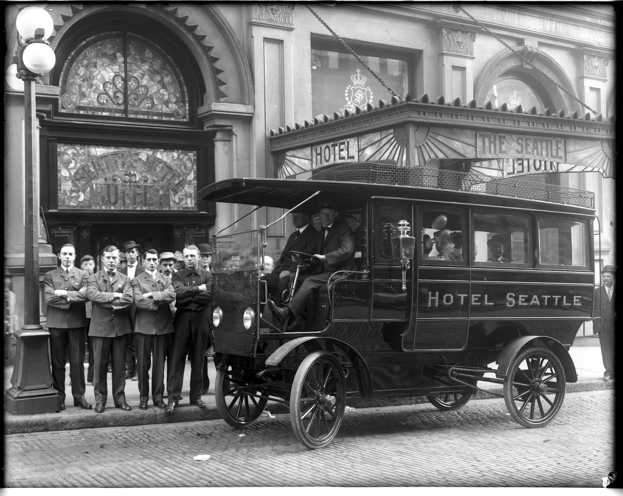 Image of Hotel Seattle bus, 1905