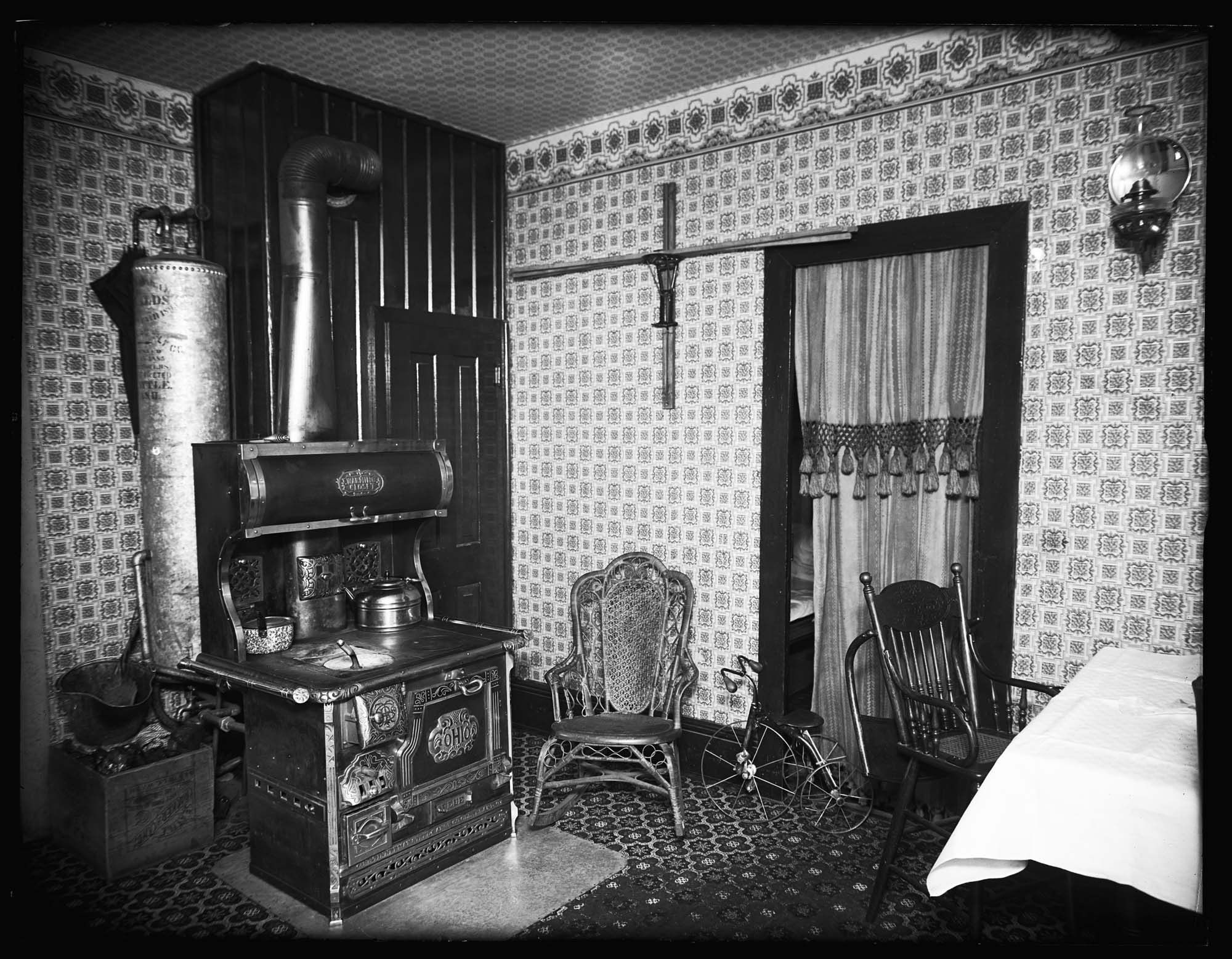 Image of Kitchen interior, 1905