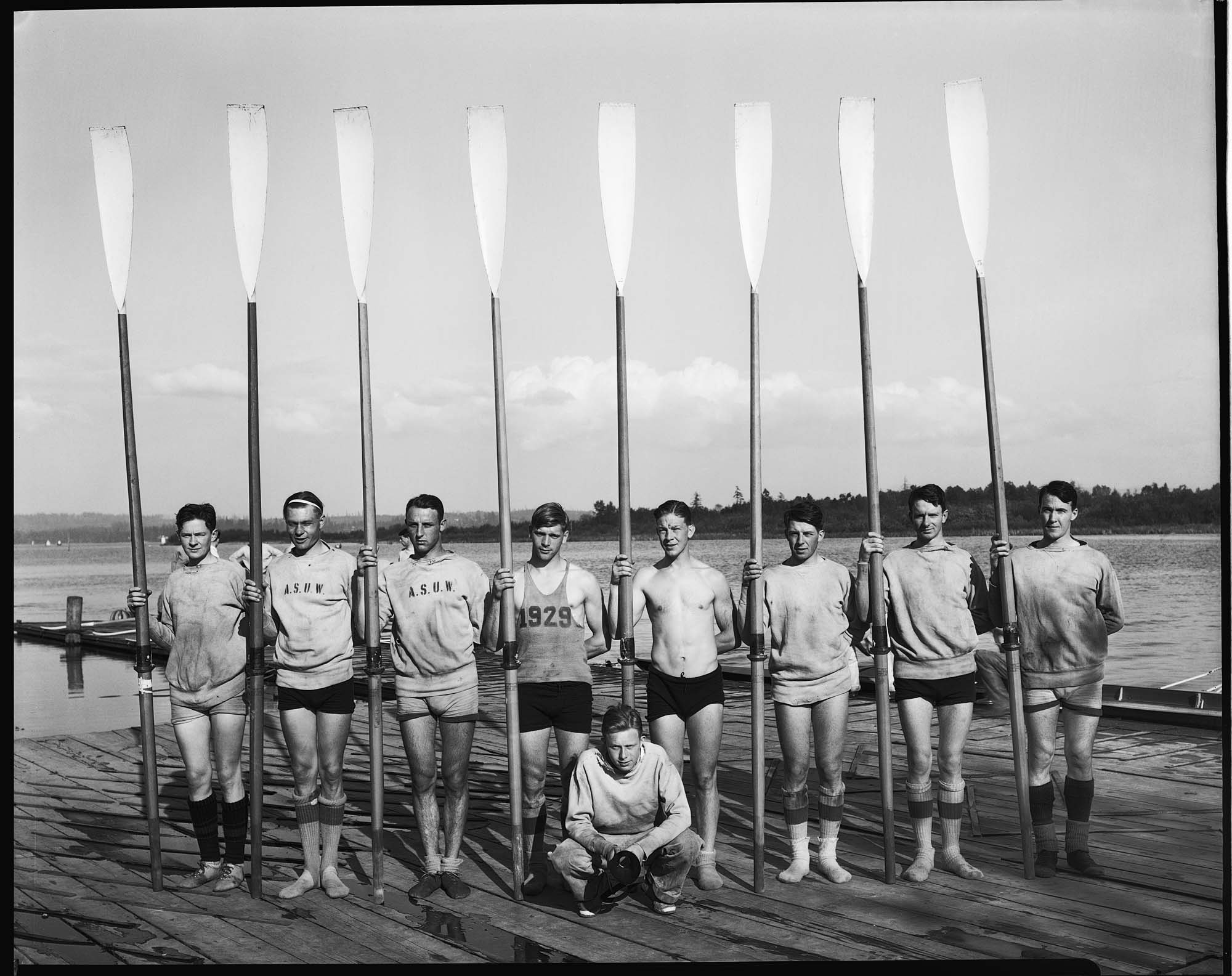 Image of University of Washington junior varsity crew team, Seattle, 1927