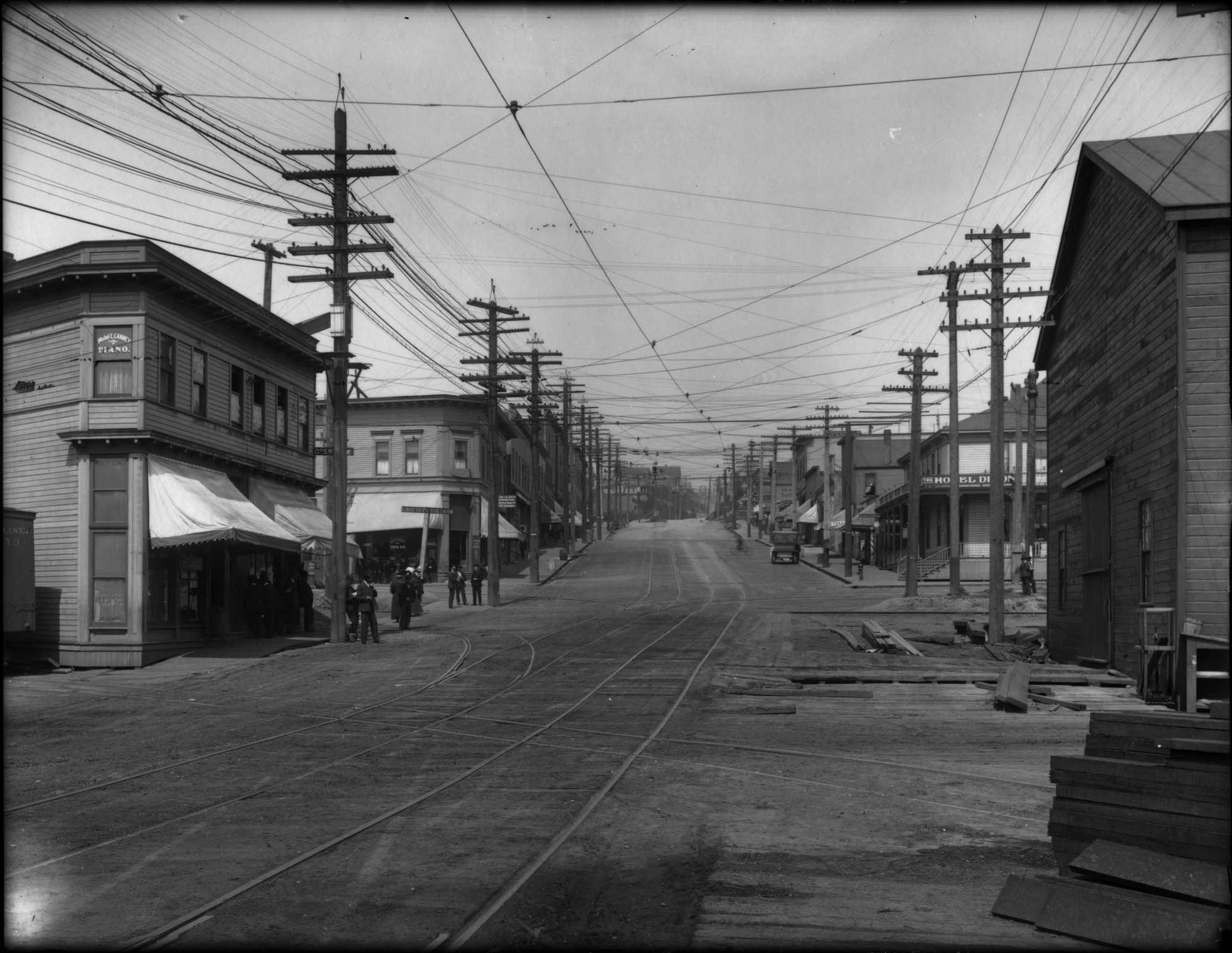 Image of Fremont Avenue looking north, Seattle, circa 1907