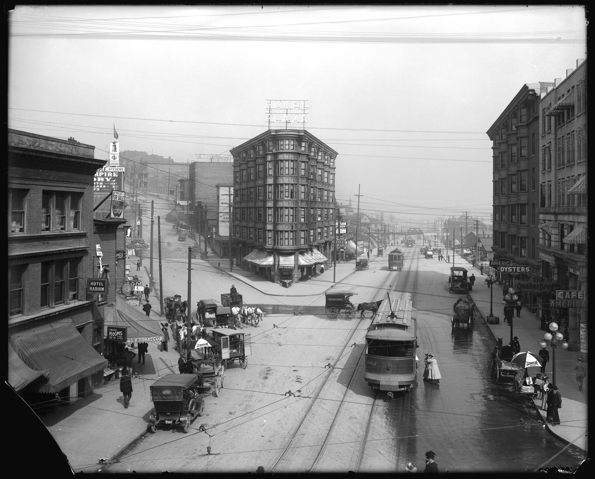 Image of The intersection of Fourth and Westlake Avenues, circa 1909