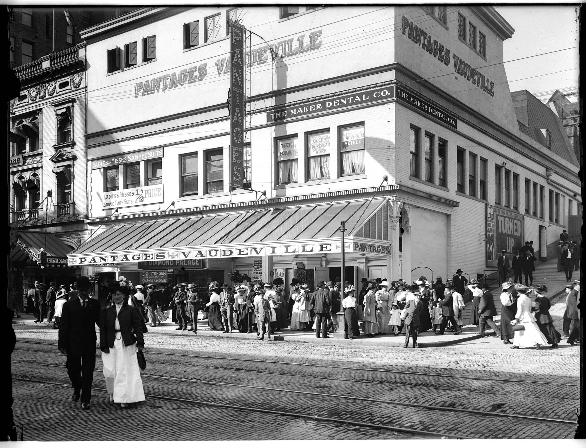 Image of Pantages Theatre, circa 1909
