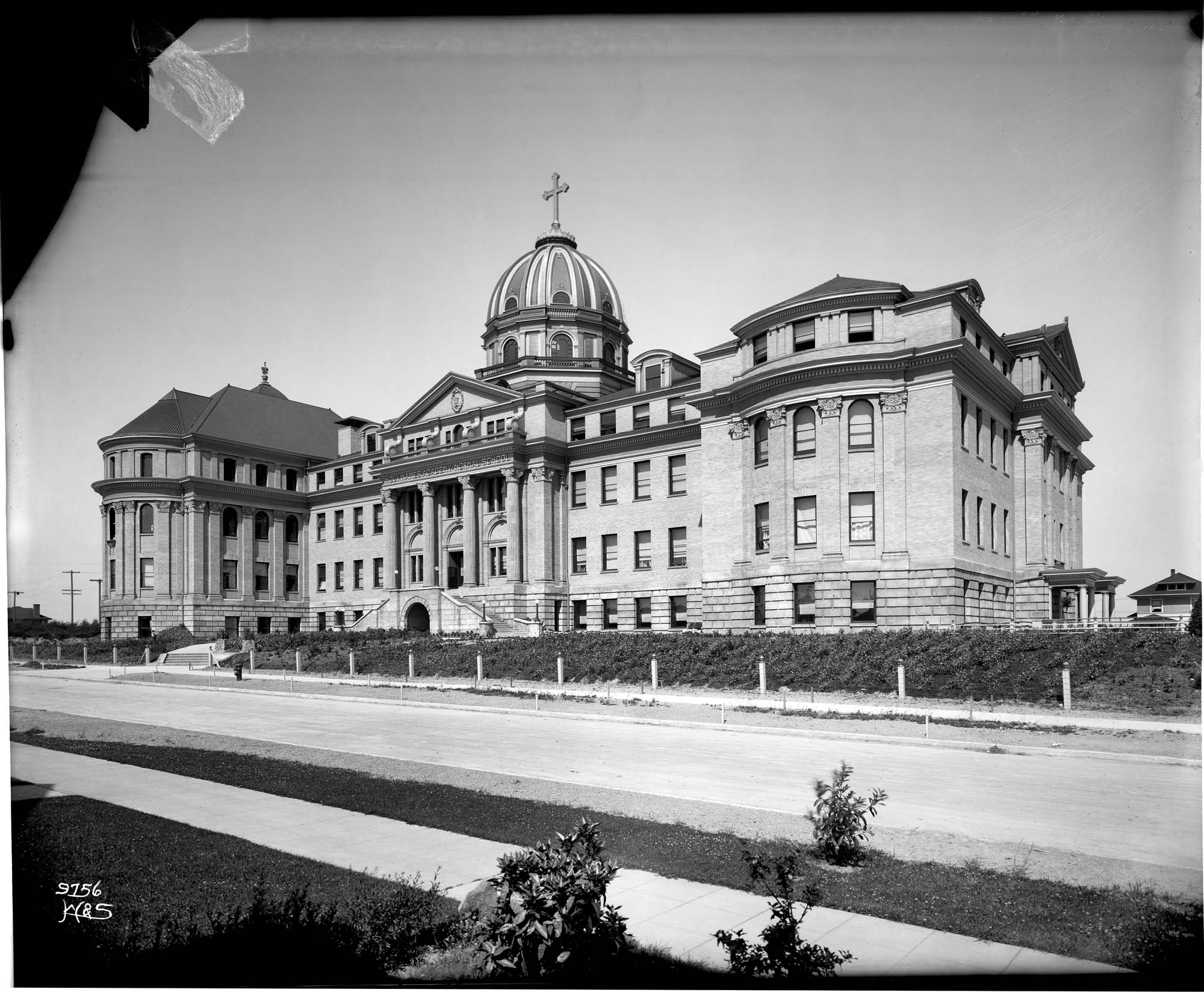 Image of Holy Names Academy, circa 1909