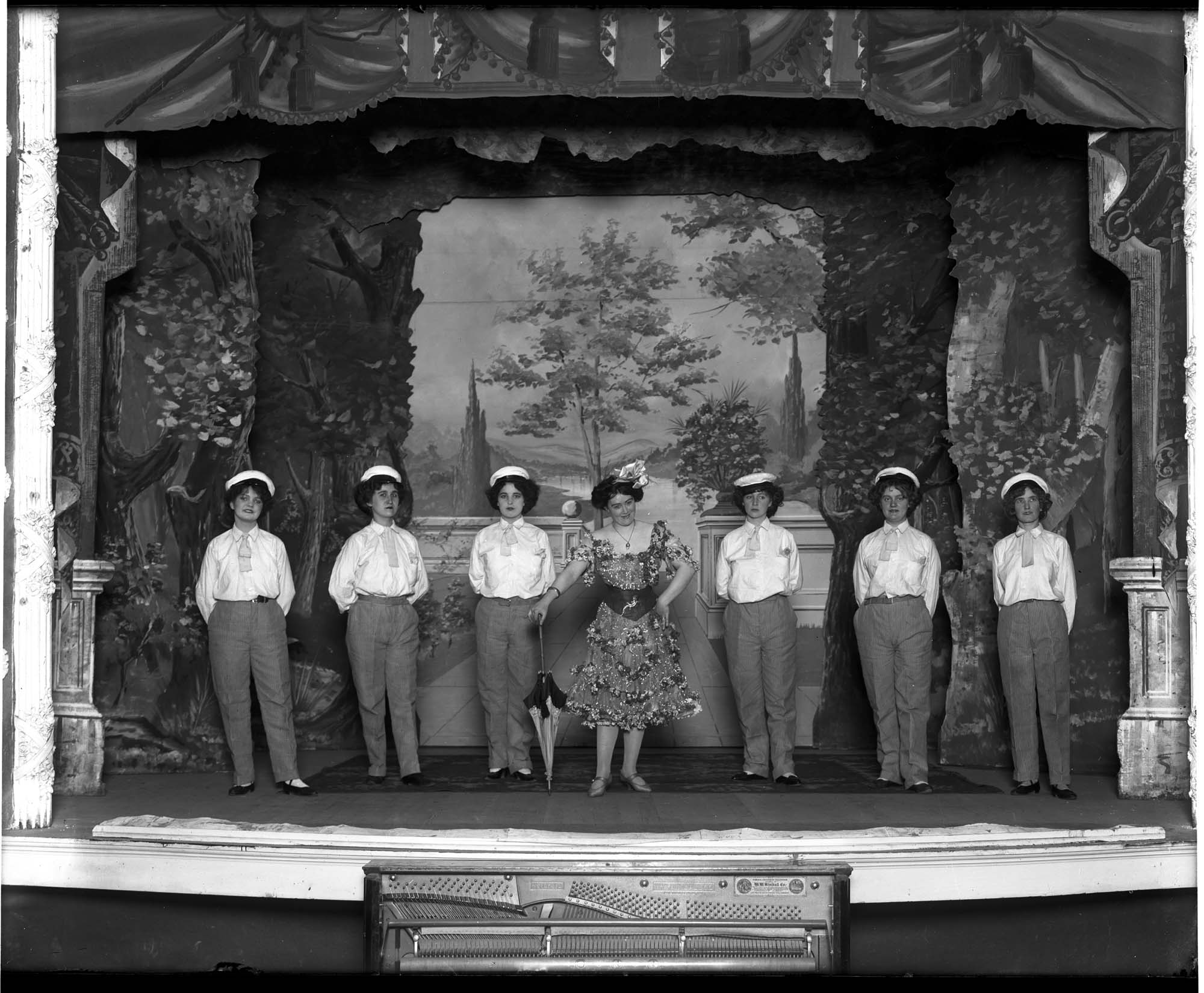 Image of Women in the chorus at the Lyceum Theatre, circa 1909