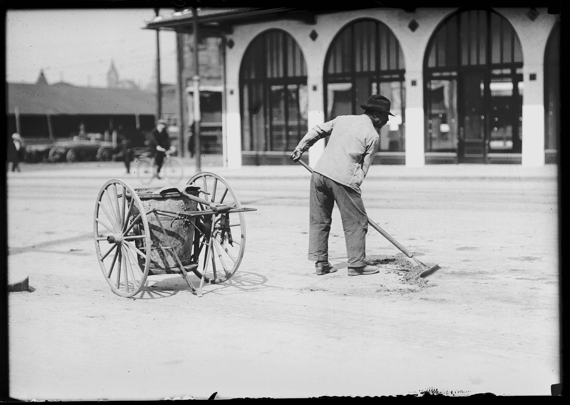 Image of Street sweeper, circa 1912