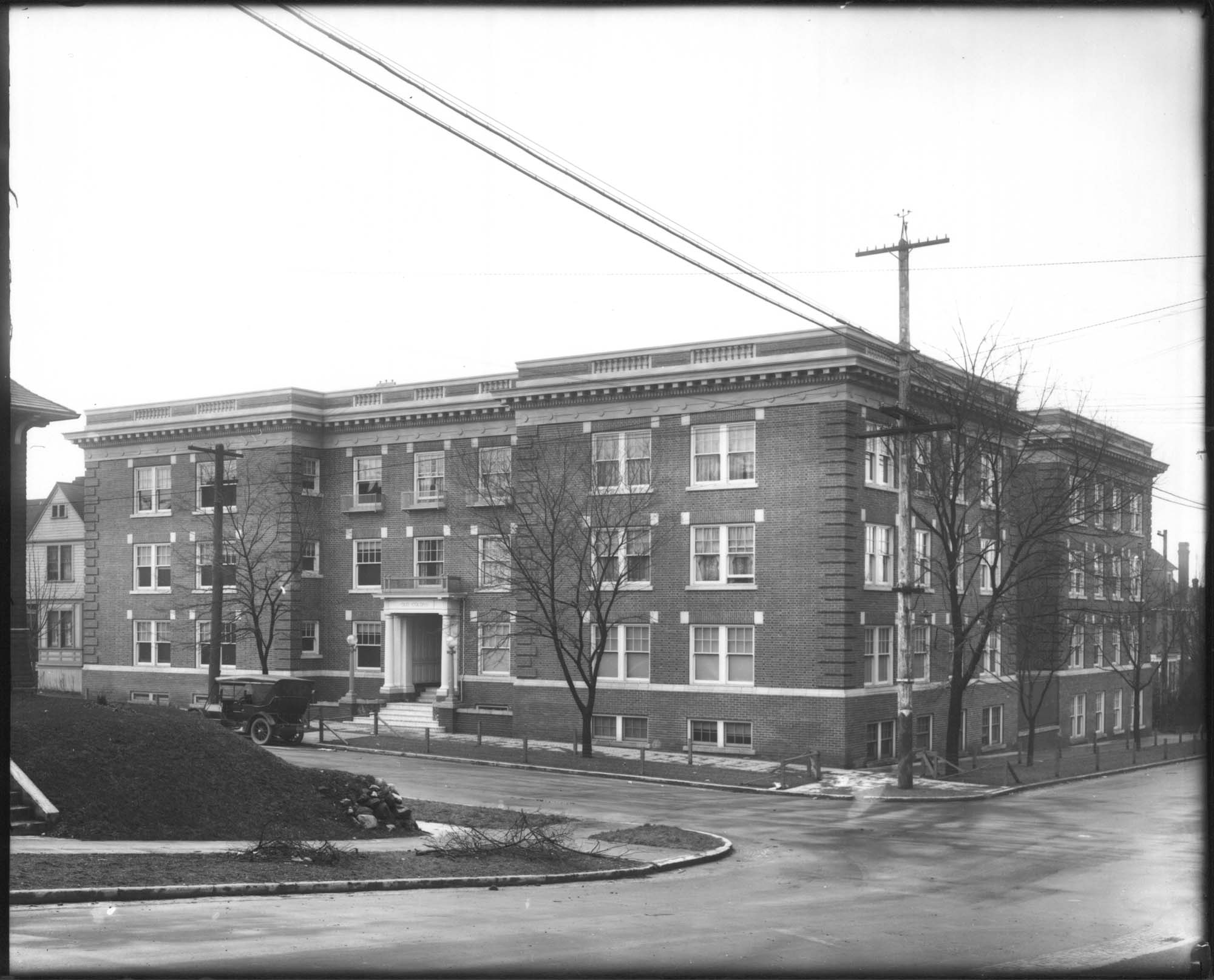 Image of Old Colony Apartments, Seattle, circa 1910