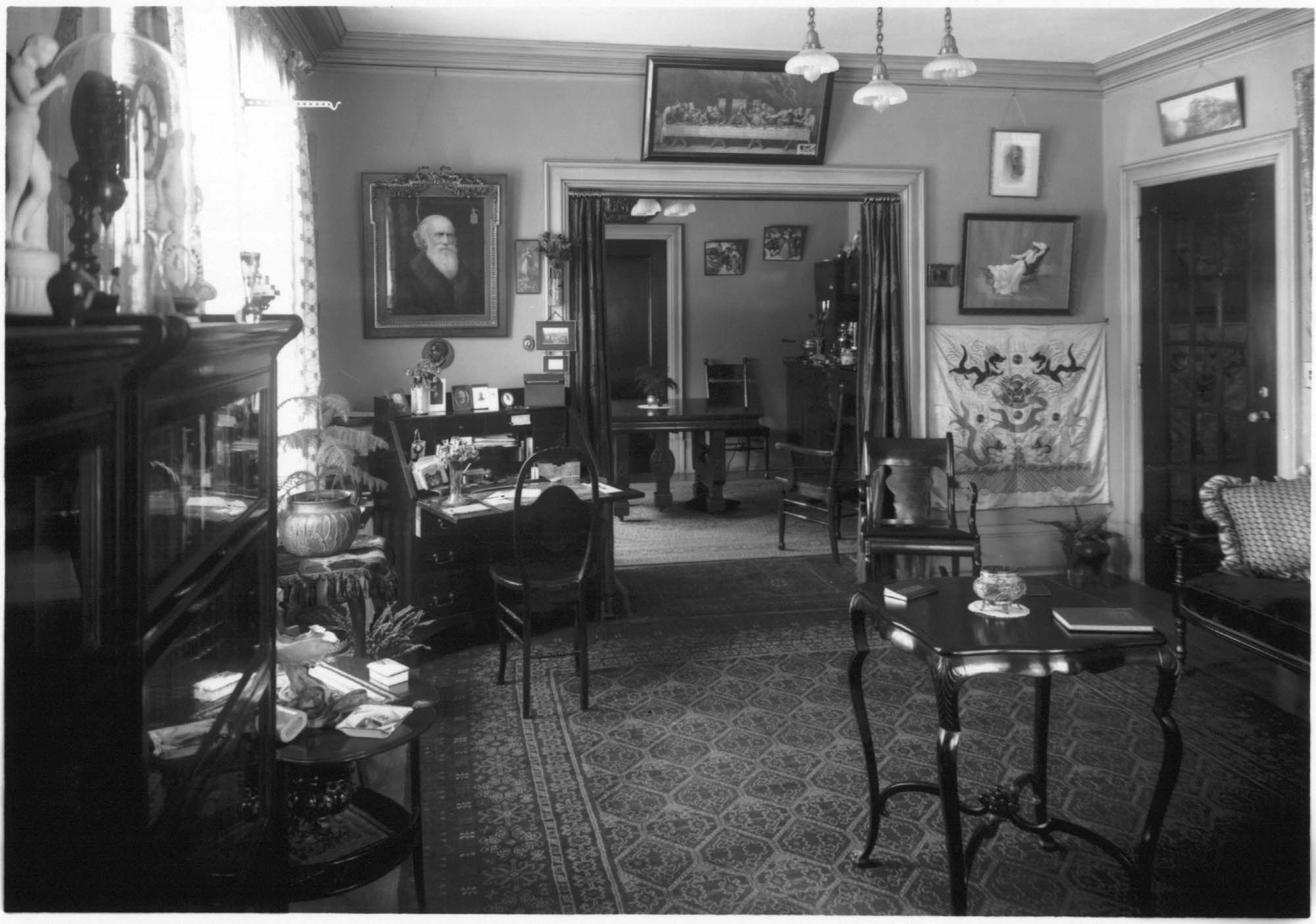 Image of Old Colony Apartments interior, Seattle, circa 1910