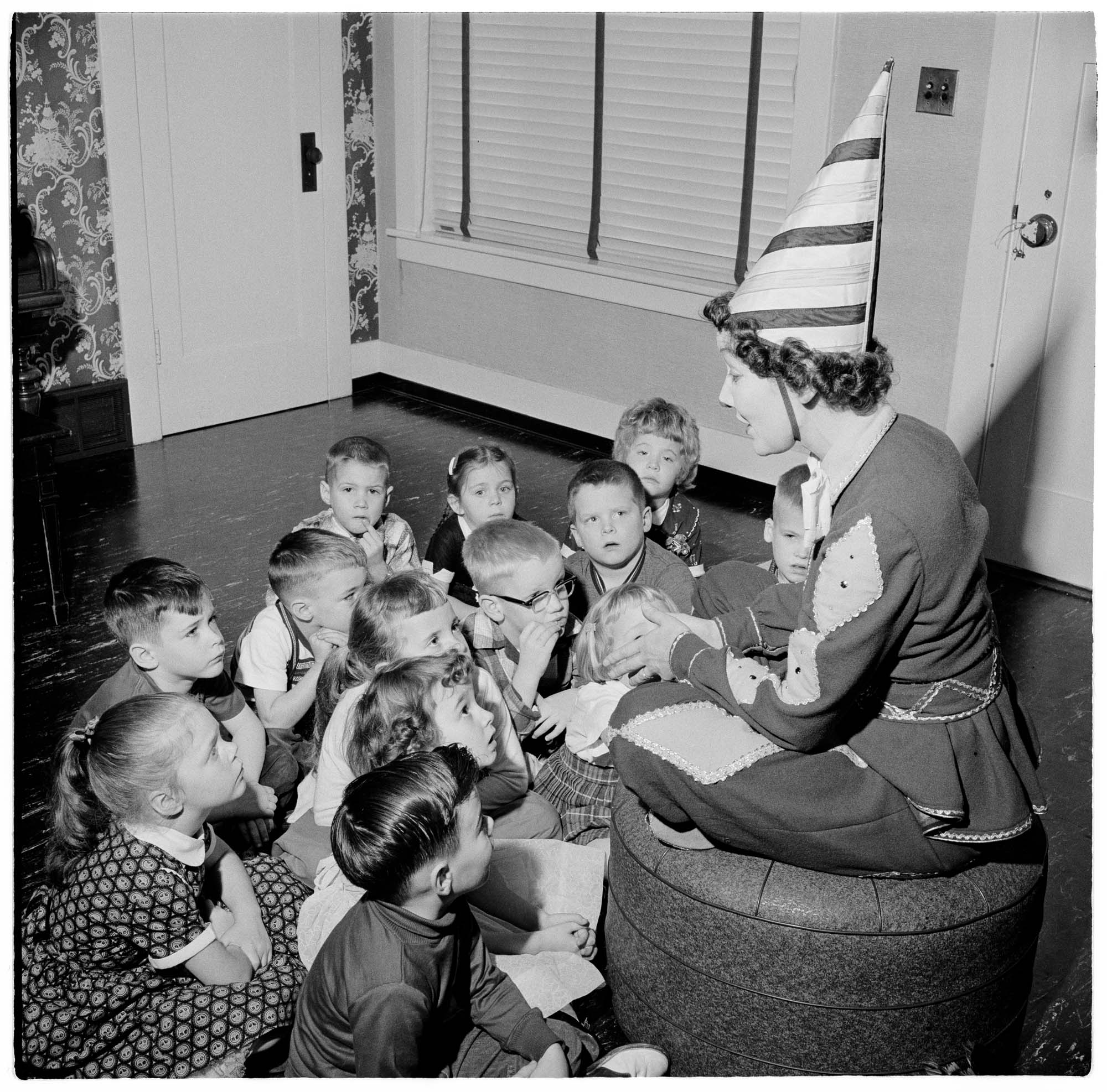 Image of Ruth Prins and children on Wunda Wunda show, Seattle, 1959