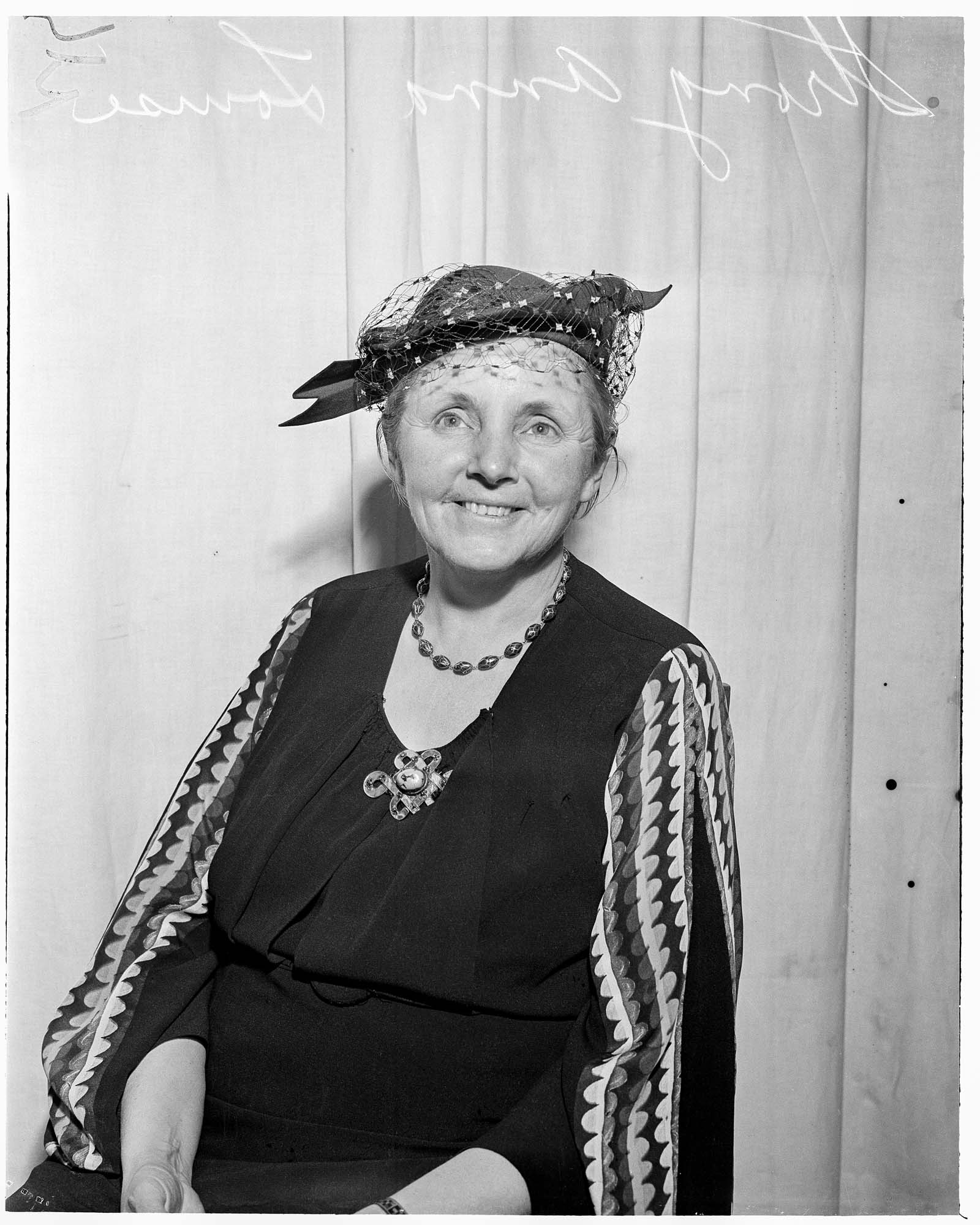 Image of Anna Louise Strong, possibly in Seattle, 1939